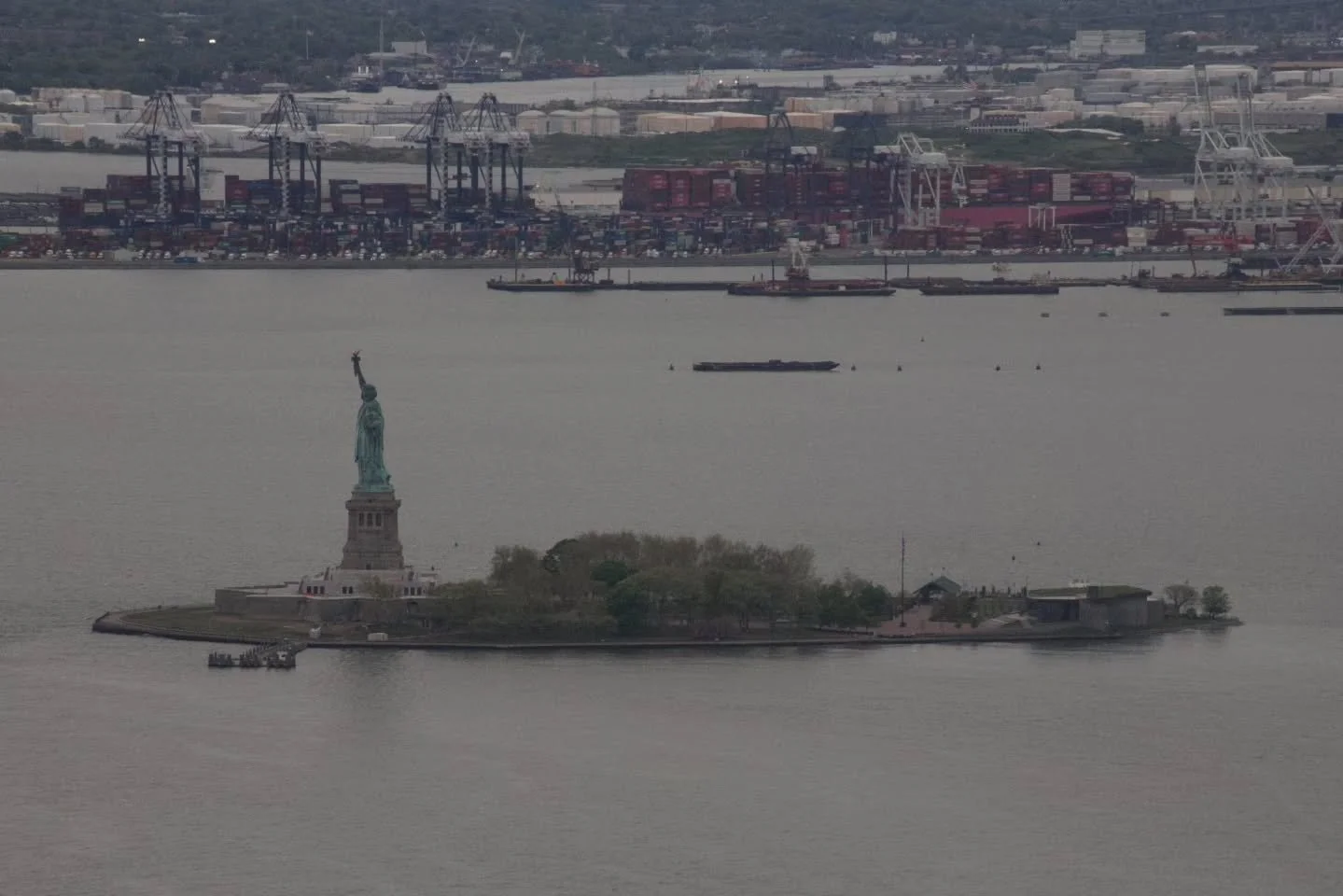 I love my city 🤍

#statueofliberty #newyorkcity #eastcoast
