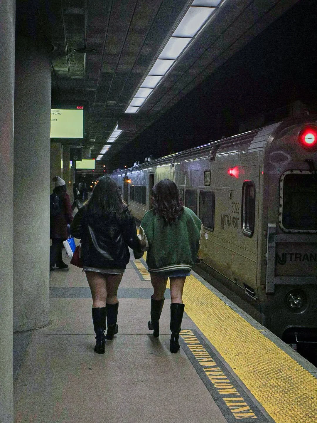 Saw these girls at 1 am when I got stuck at Newark station. They were clearly best friends and just had this light to them when the rest of the commuters were exhausted and miserable. If you can somehow figure out who they are please tag them, id lov