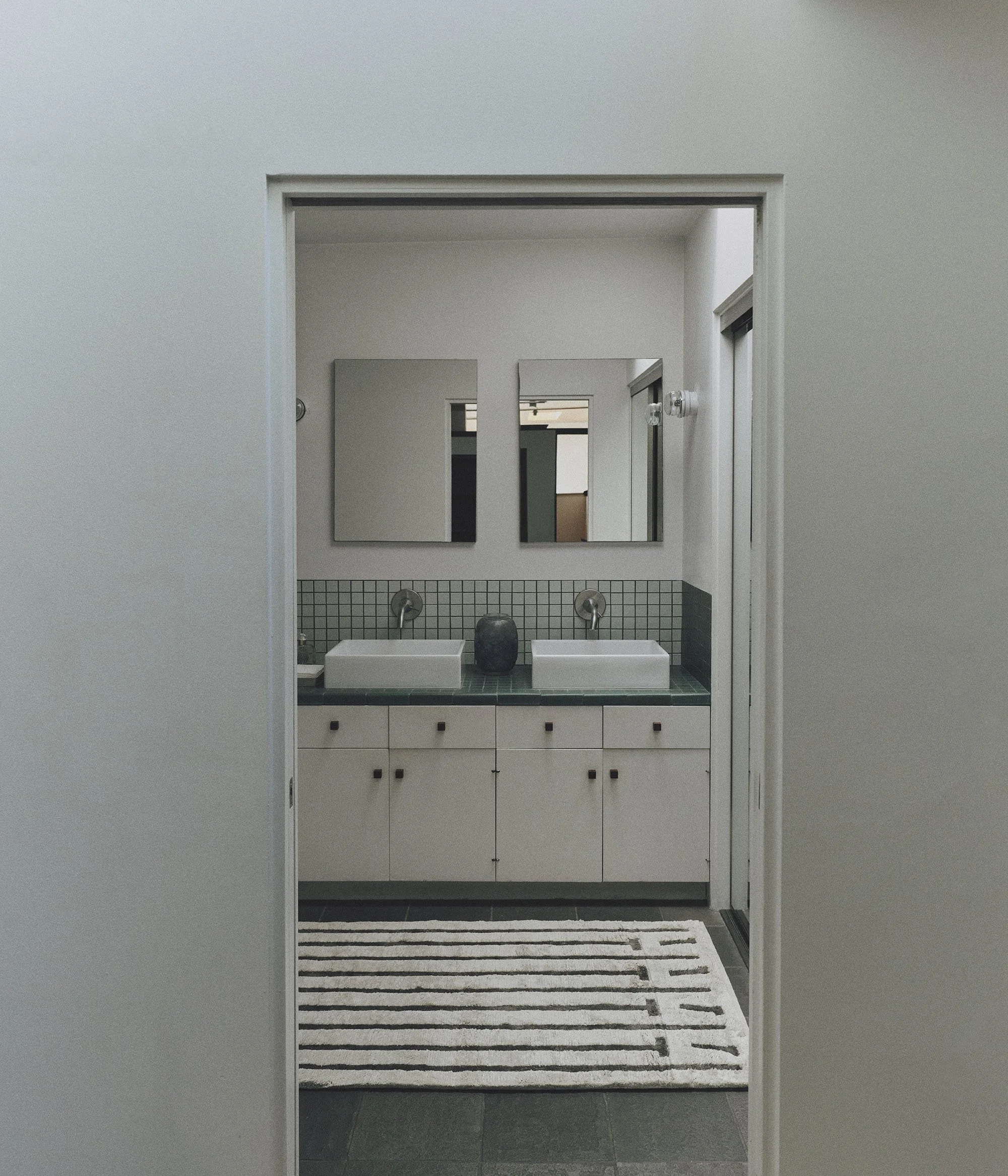 20250916_DBaum_SeventhHouse_Bathroom_0162.jpg