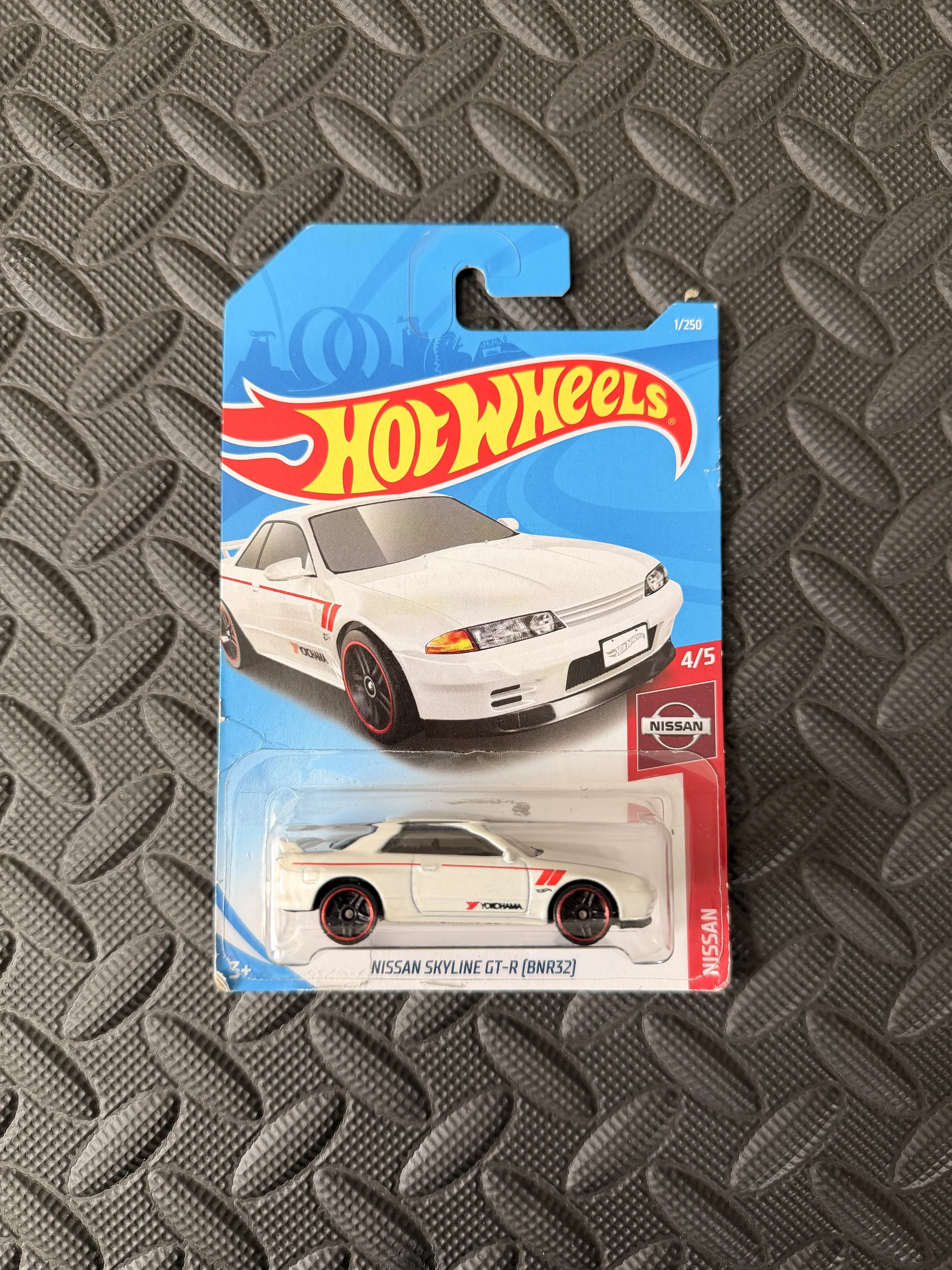 Nissan Skyline GT-R BNR32 (White)