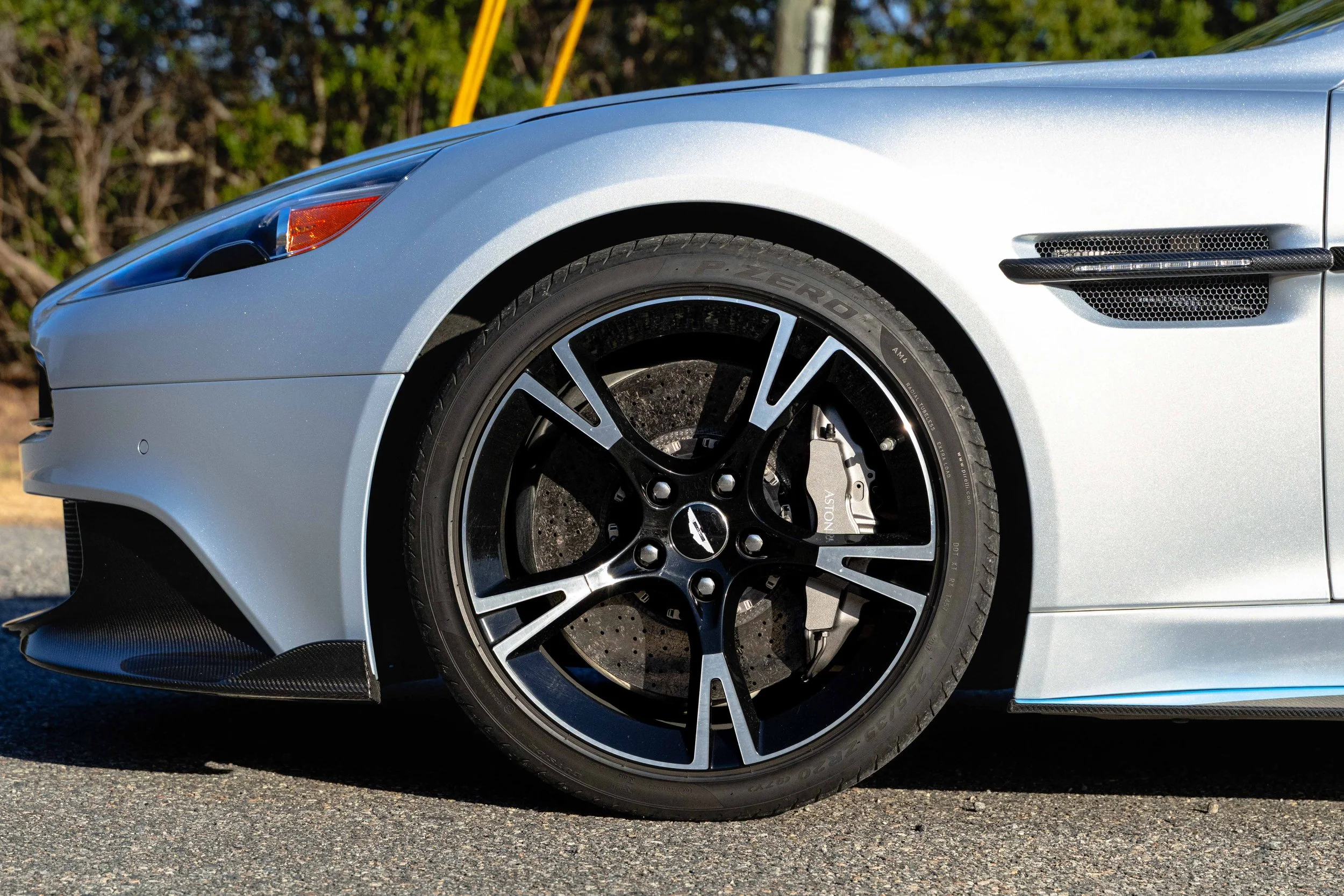 Aston Martin-47.jpg