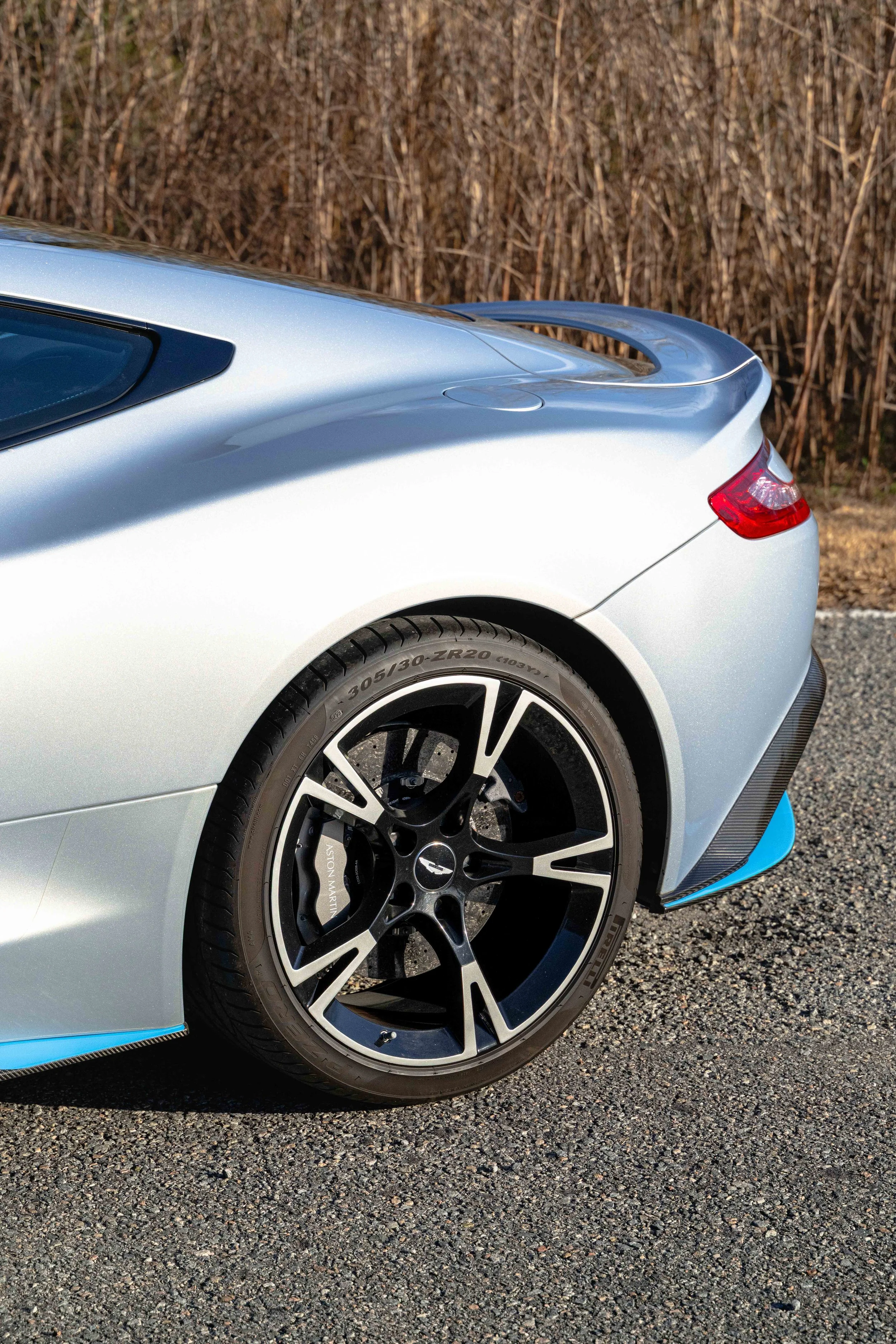 Aston Martin-48.jpg