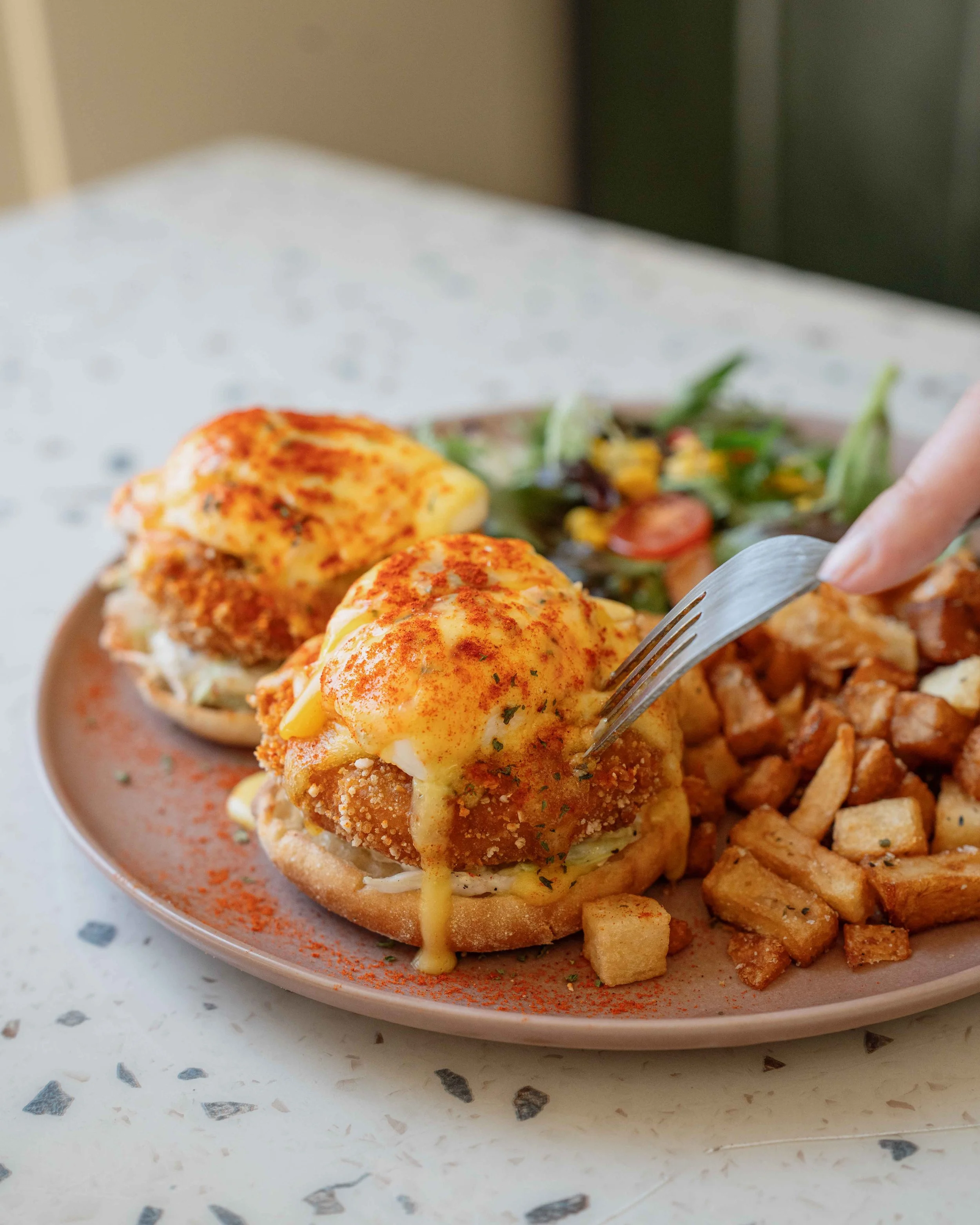 Shrimp cake benedict