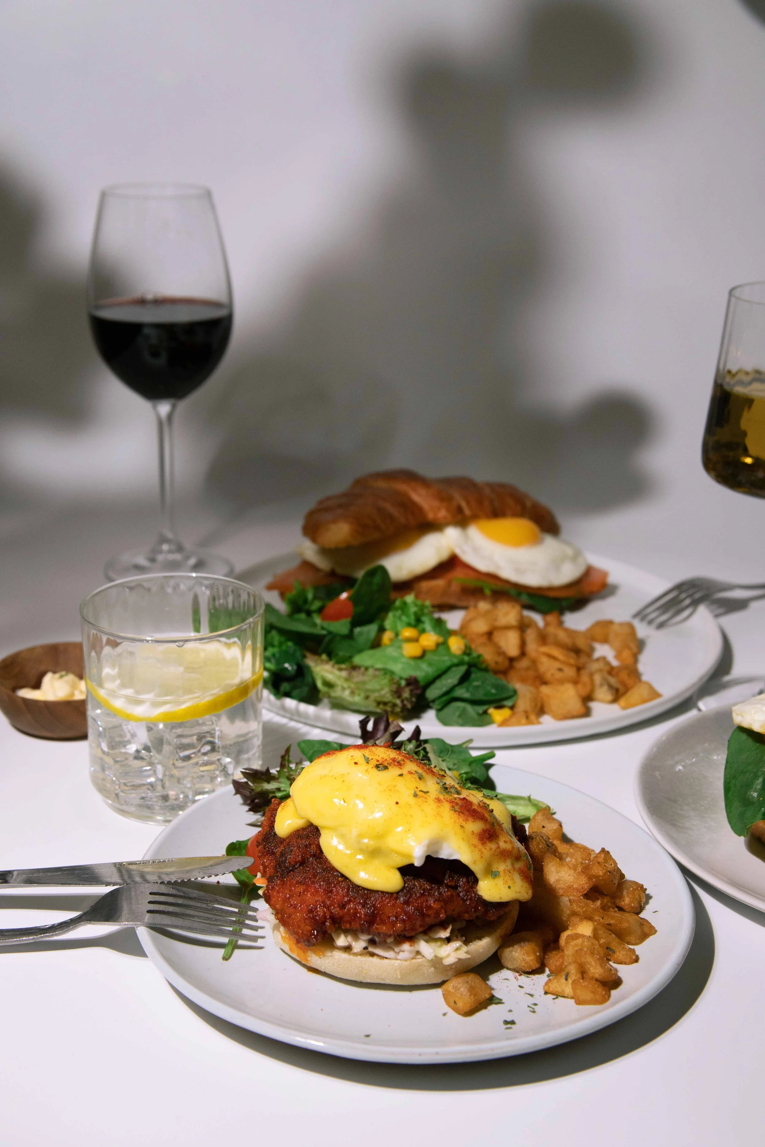 Nashvill hot chicken benedict