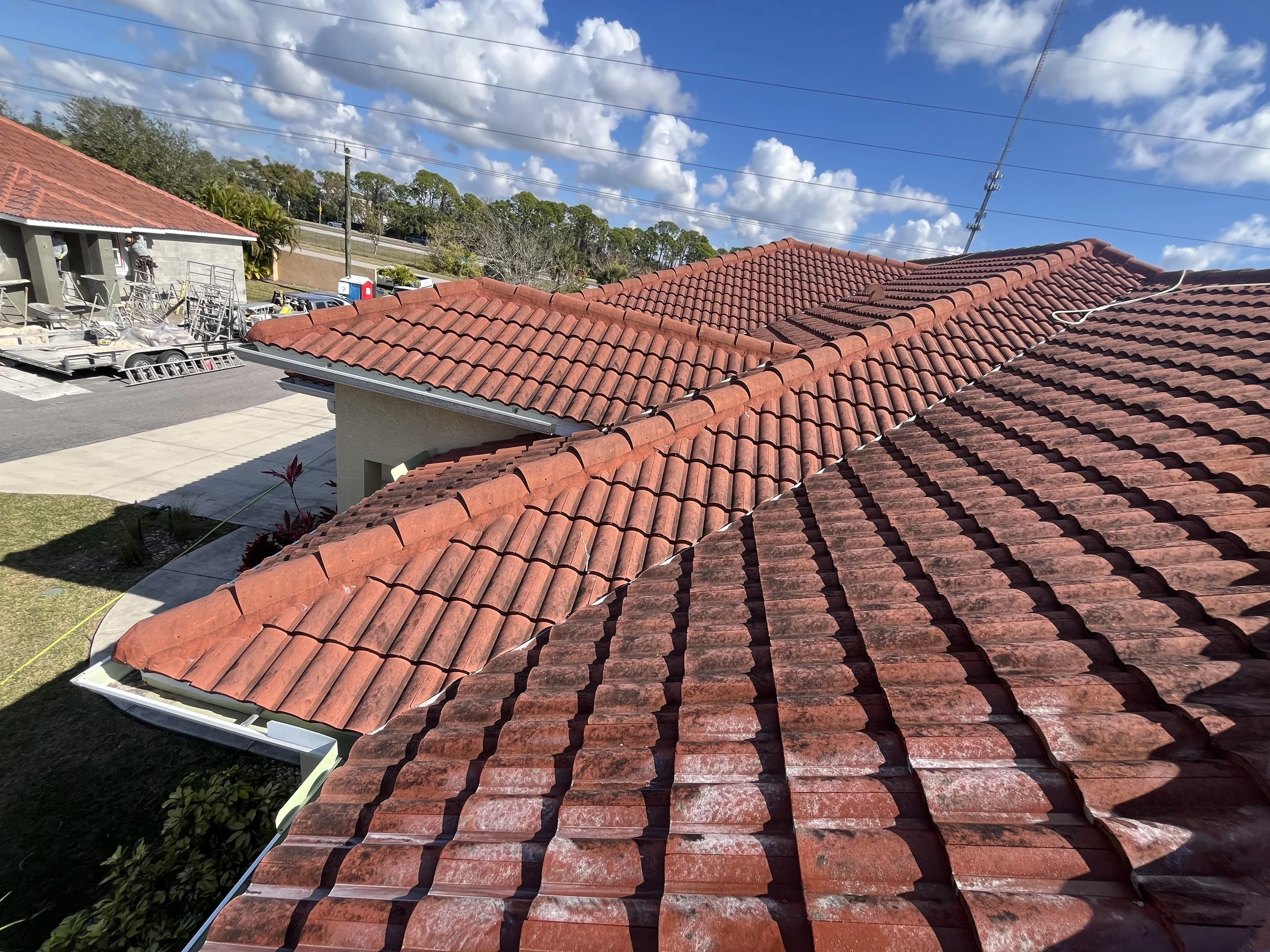 dirty tile roof - before and after