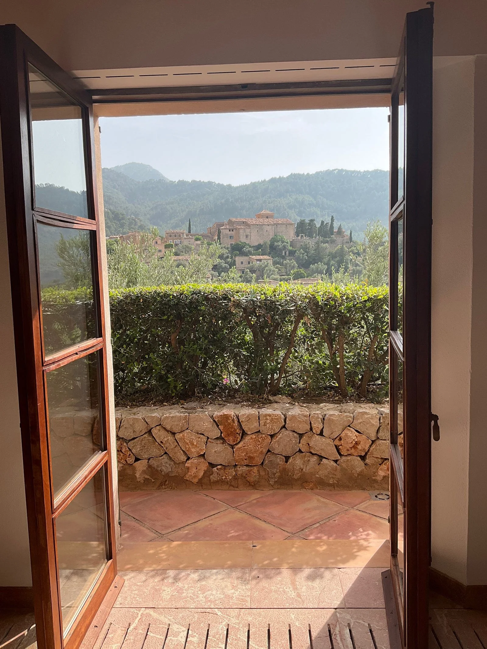 cc-portfolio-la-residencia-room-view.jpg