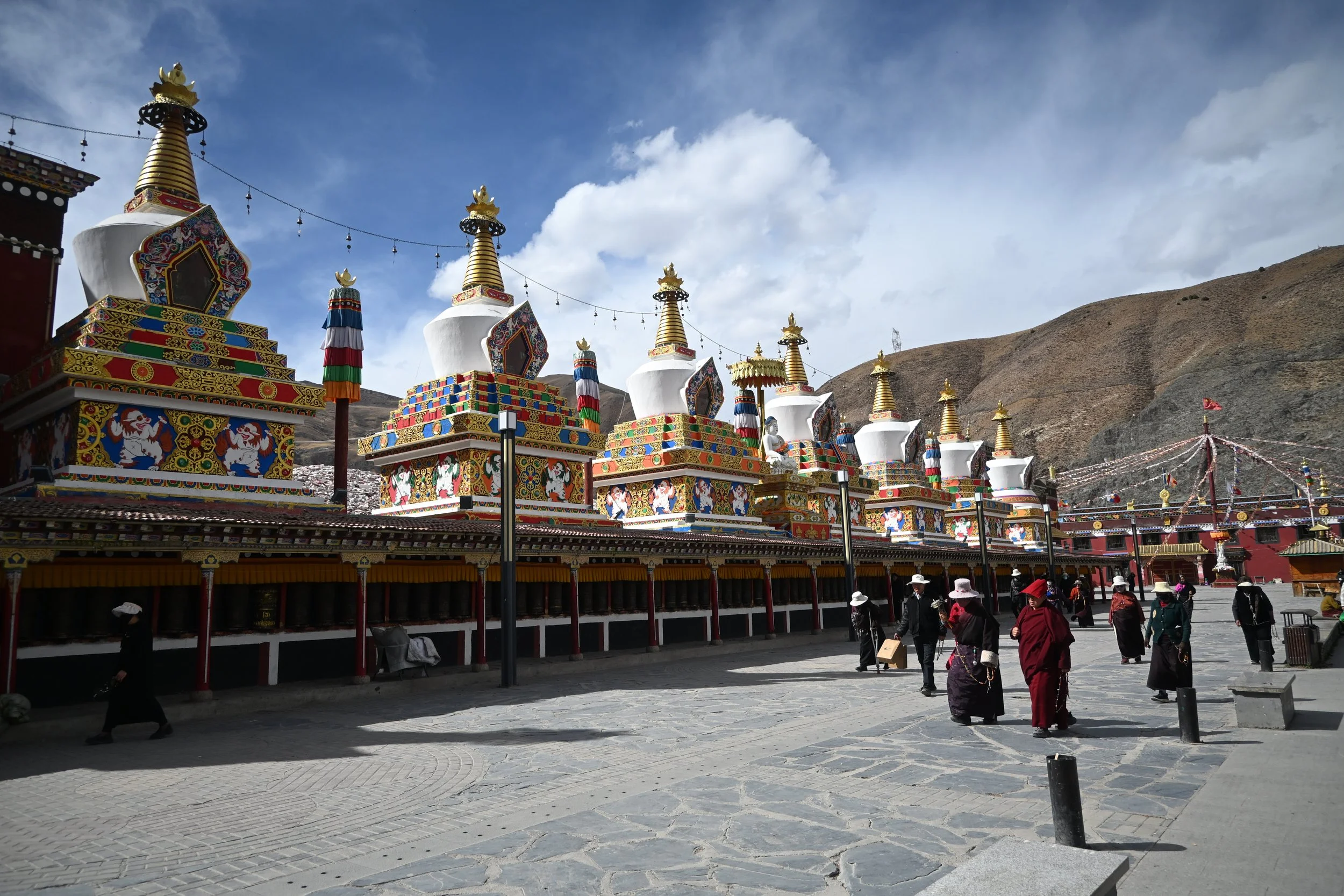 Gyanak Mani Stone Wall, Yushu