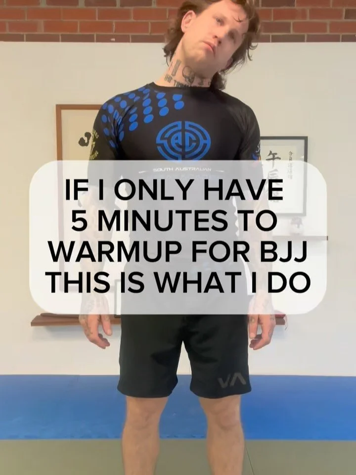 If you&rsquo;ve only got five minutes to warm up for jiu jitsu, this is what I&rsquo;d do.

Neck CARs &mdash; 1 min (30 sec each direction)
Shoulder CARs &mdash; 1 min (30 sec each direction)
Standing spine rotation &mdash; 30 sec
Lateral spine bend 