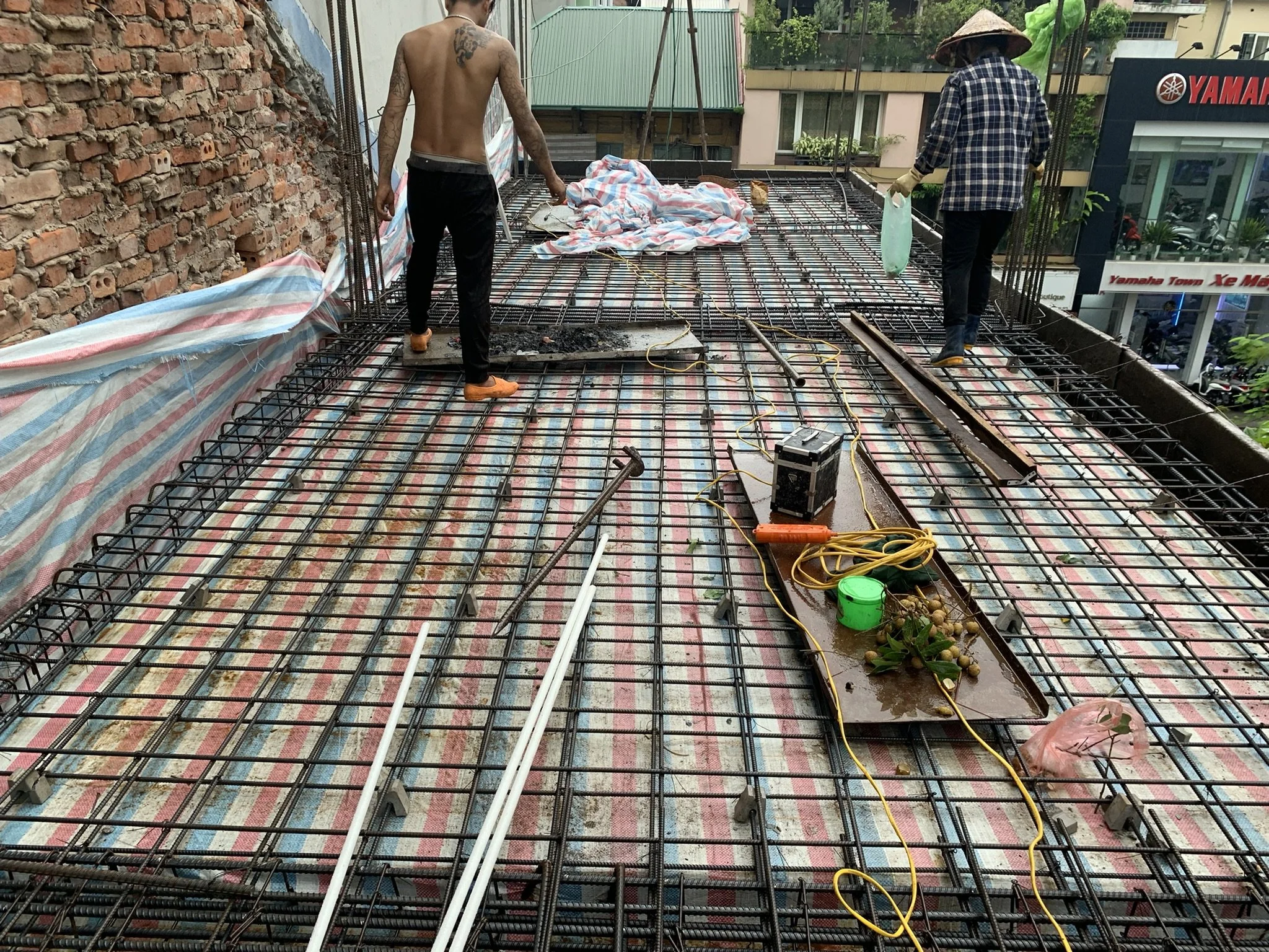 Thi công sàn tầng 3 nhà phố Khâm Thiên - ảnh 4