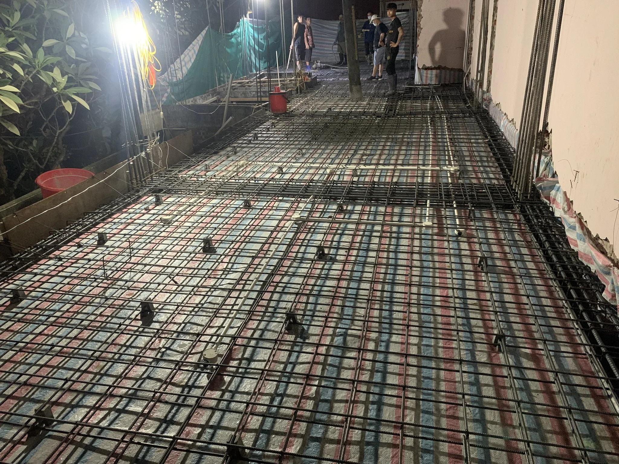 Thi công sàn tầng 2 nhà phố Khâm Thiên - ảnh 8