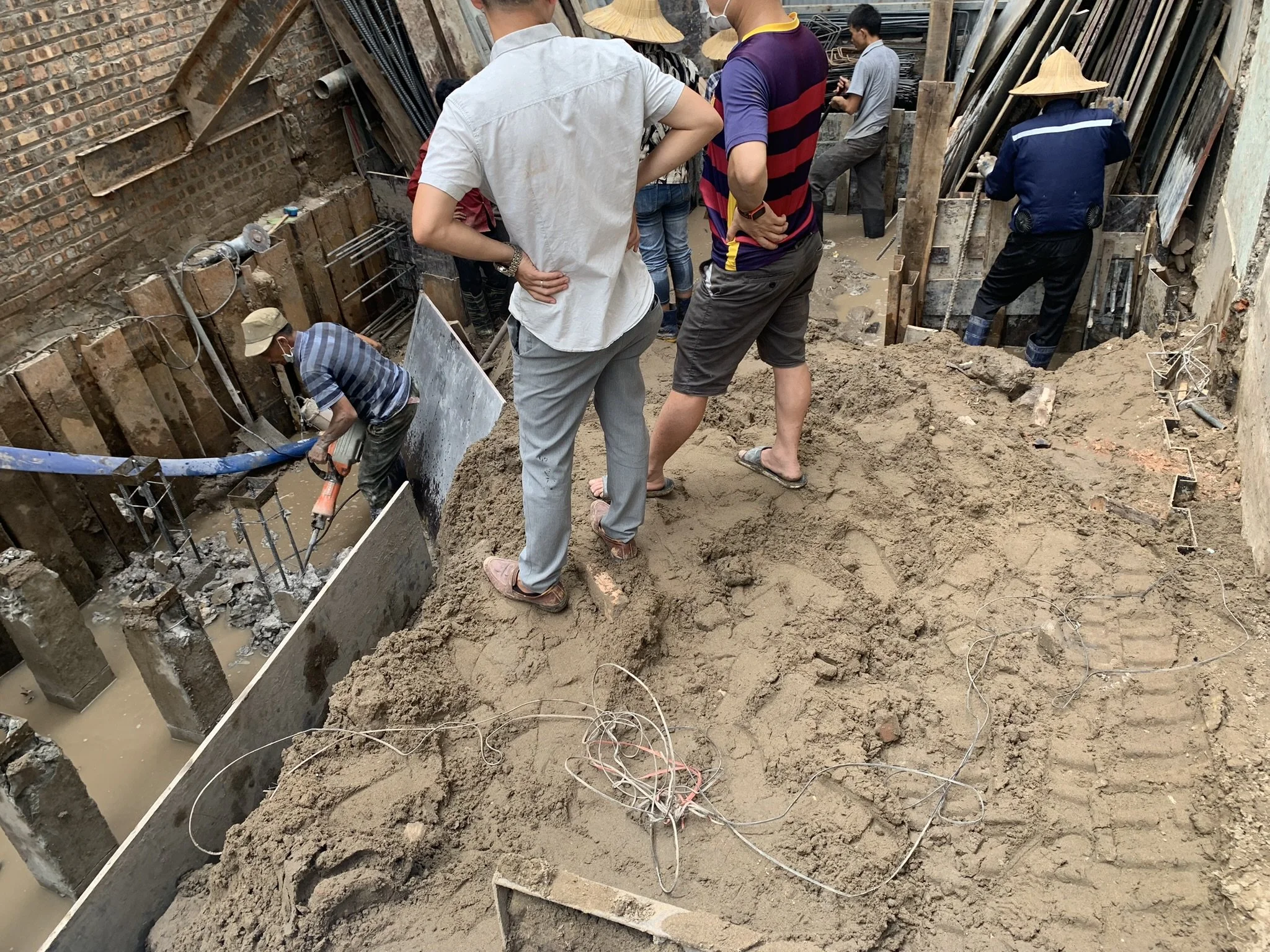 Thi công móng nhà phố Khâm Thiên - ảnh 3