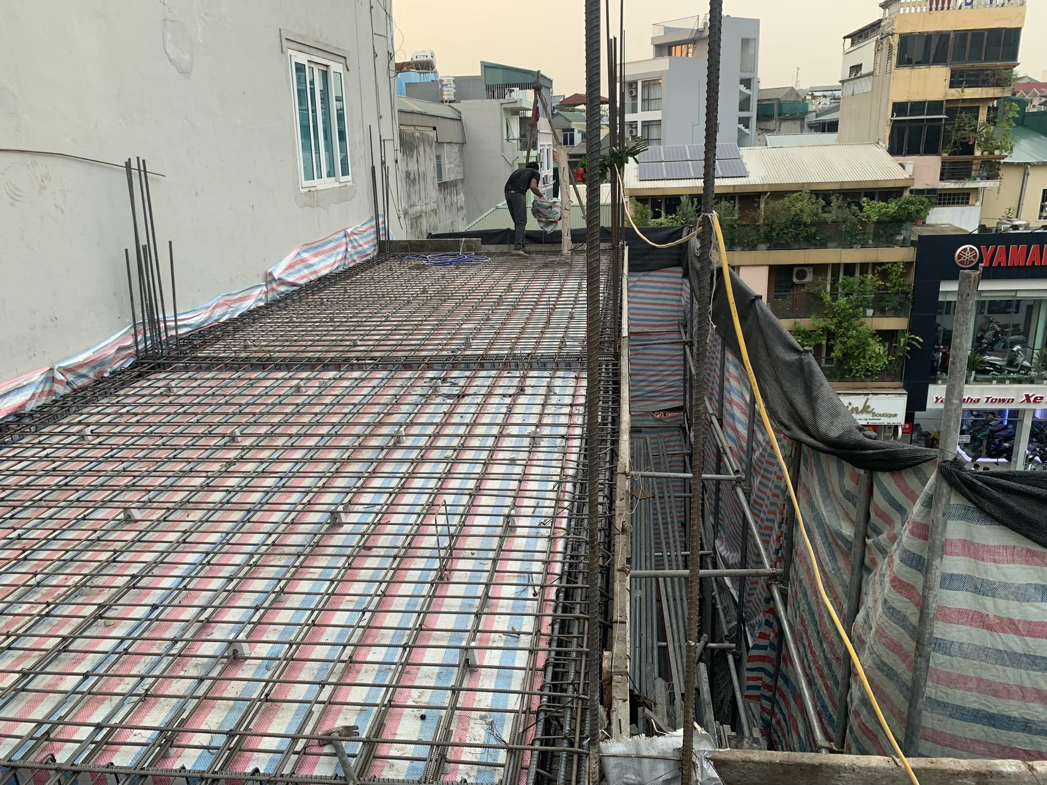 Thi công sàn tầng 4 nhà phố Khâm Thiên - ảnh 5