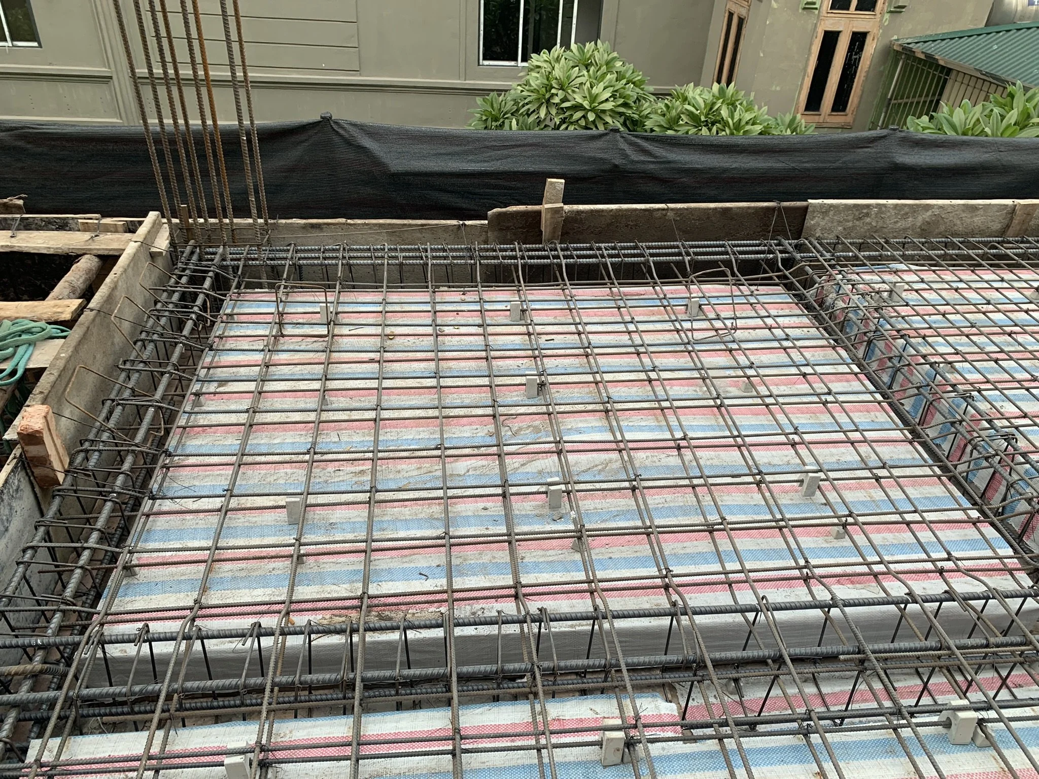 Thi công sàn tầng 4 nhà phố Khâm Thiên - ảnh 4