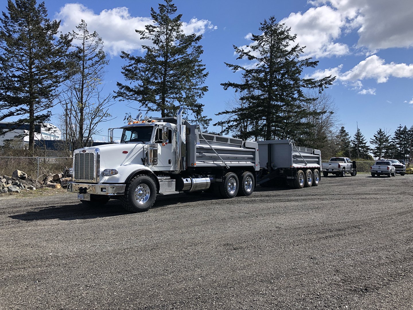 truckandtridem.JPG