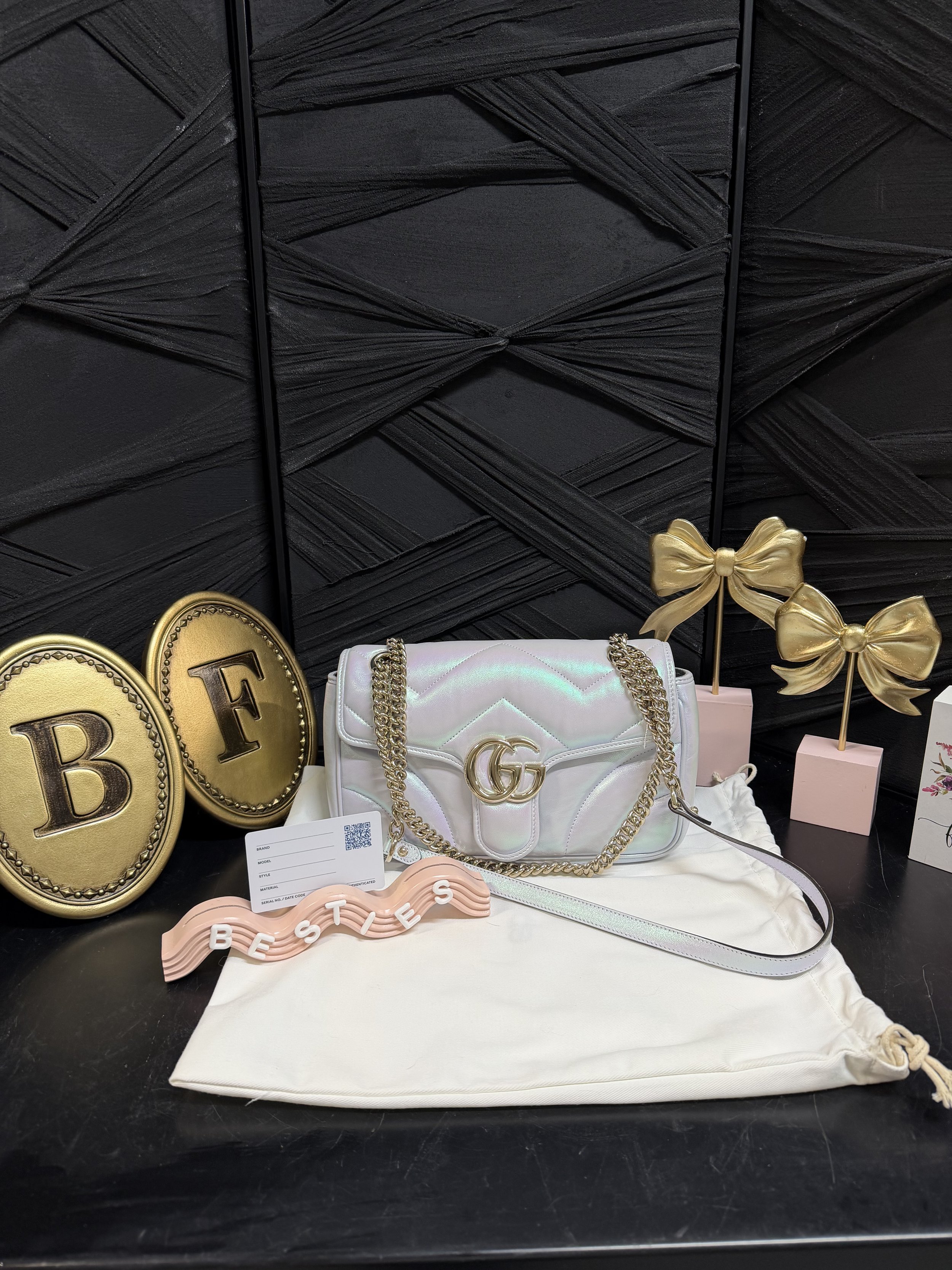Gucci GG Marmont sholder bag / iridescent pearl