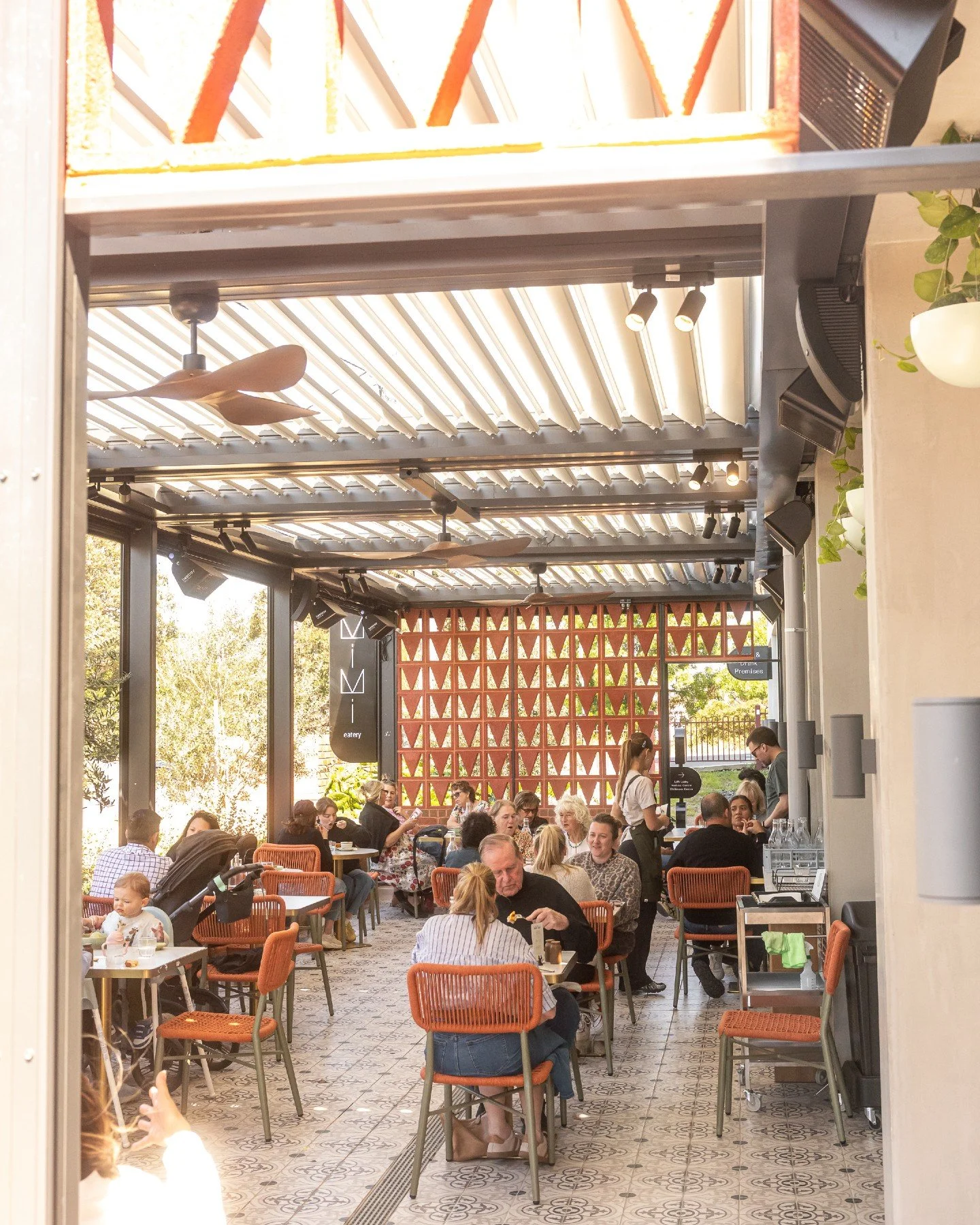 Al fresco dining at MiMi, this is what weekends are made for! See you soon.
