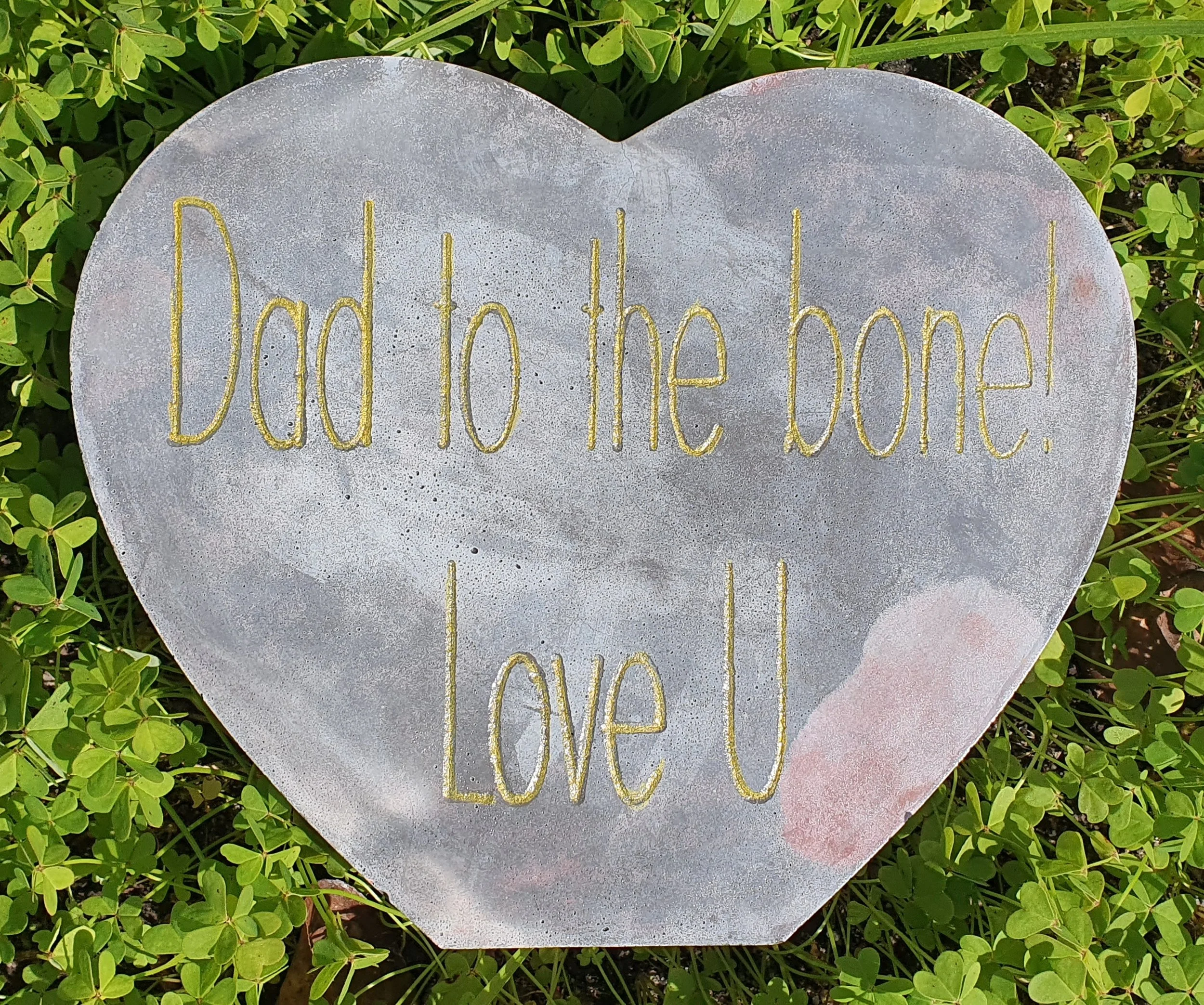 Father's Day engraved concrete heart in marbled gray colour.