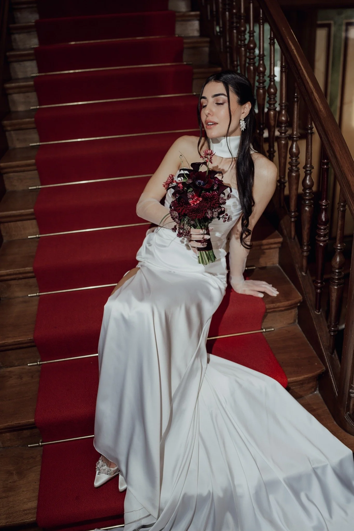 a moment for the beautiful bride ✨

Projektleitung und Konzept:
Martina Sarrats Russo, msrusso signature events @msrussoevents
Simona Ramseier, Aruna &ndash; Event &amp; Wedding @aruna_event_wedding
Projektassistenz: Leonie Tr&uuml;ssel @ l_xone_
Fot