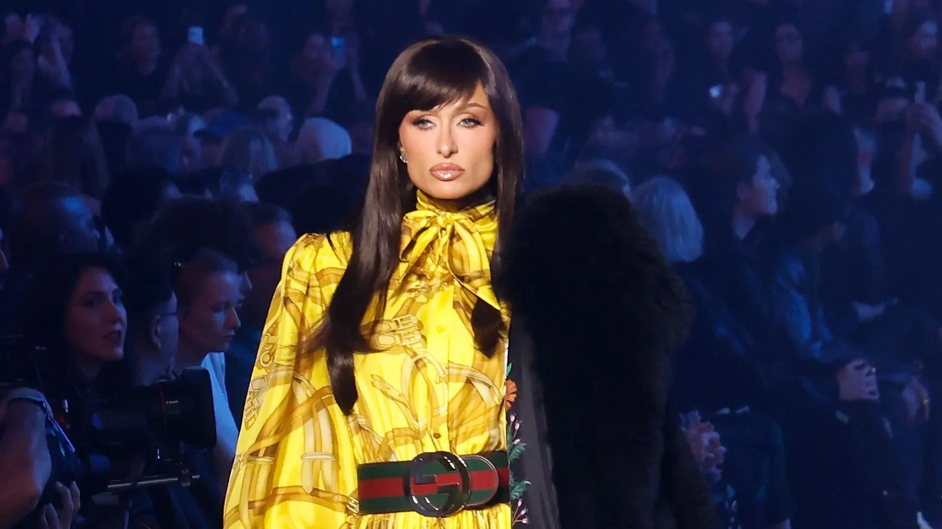221a27888760-new-york-new-york-paris-hilton-walks-the-runway-at-guccicore-gucci-cruise-2027-a.jpg.webp