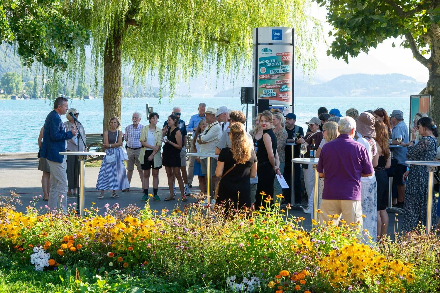 Plakatausstellung Vernissage-2.jpg