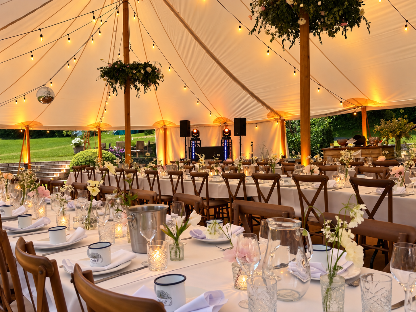 TempoEntertainment_PremiumSetup_WeddingBreakfast.png