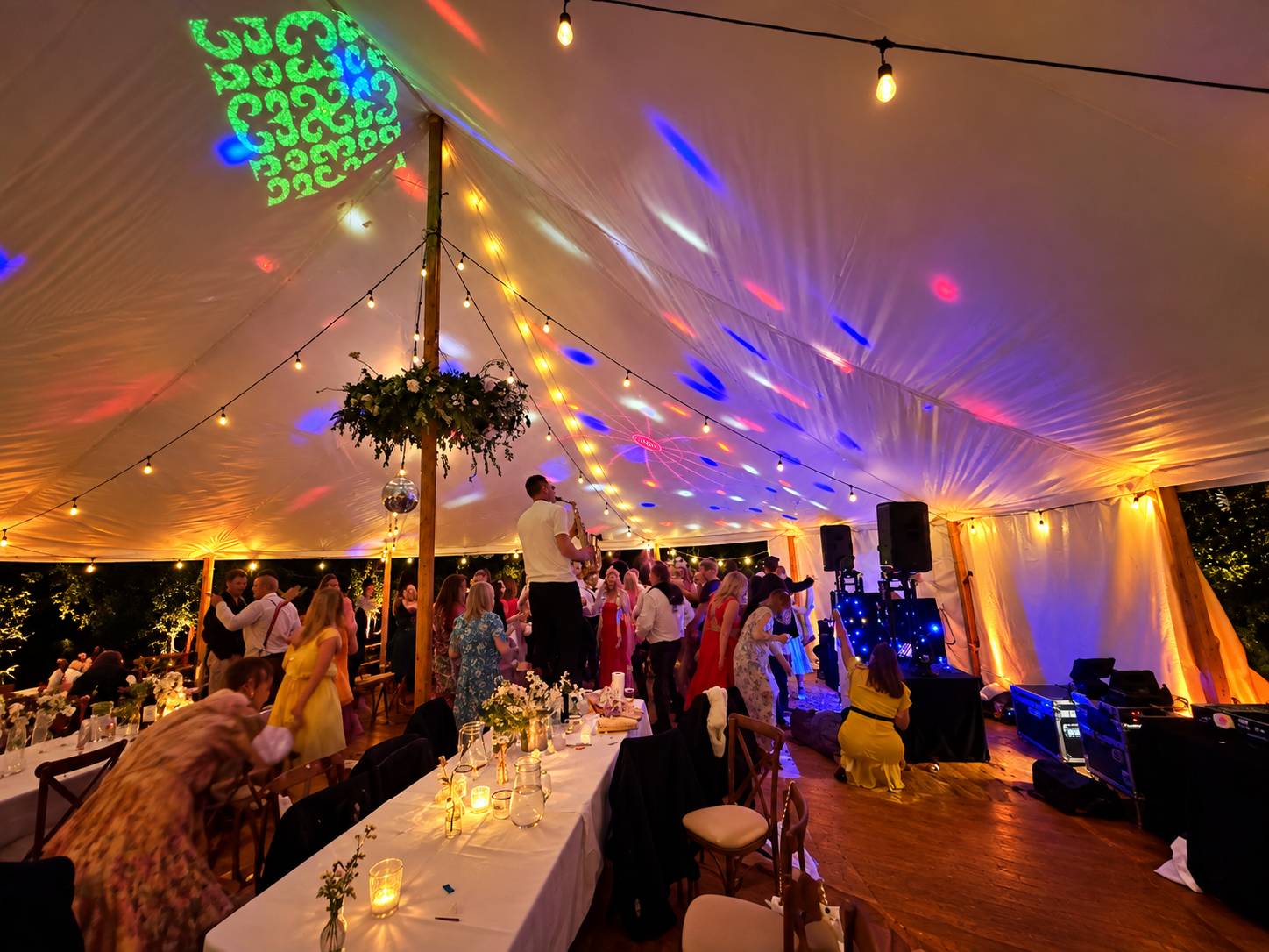 TempoEntertainment_DJ&SaxFullDanceFloor_weddingMarquee.png
