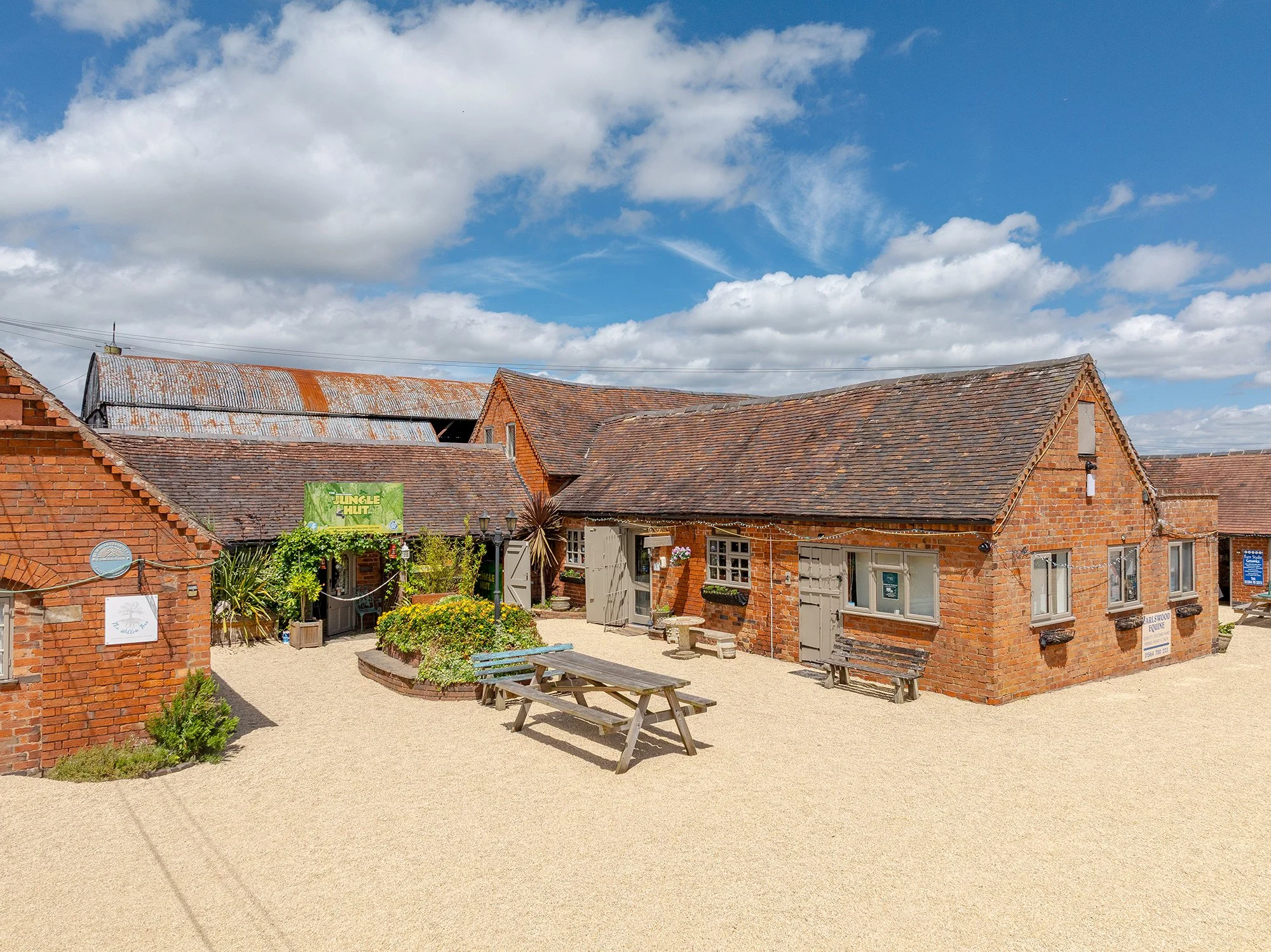 Manor Farm 2nd Vist - by CharlieGeaterPhotography 0495.jpg