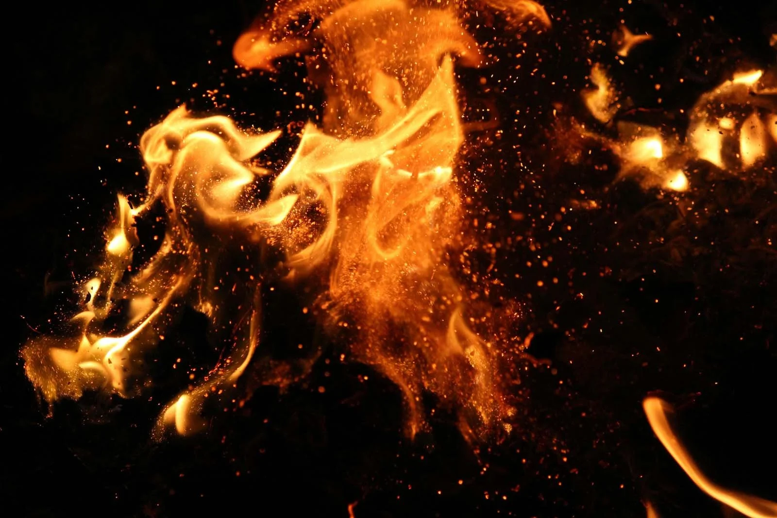 pasing-kamin-flammen-background.jpg