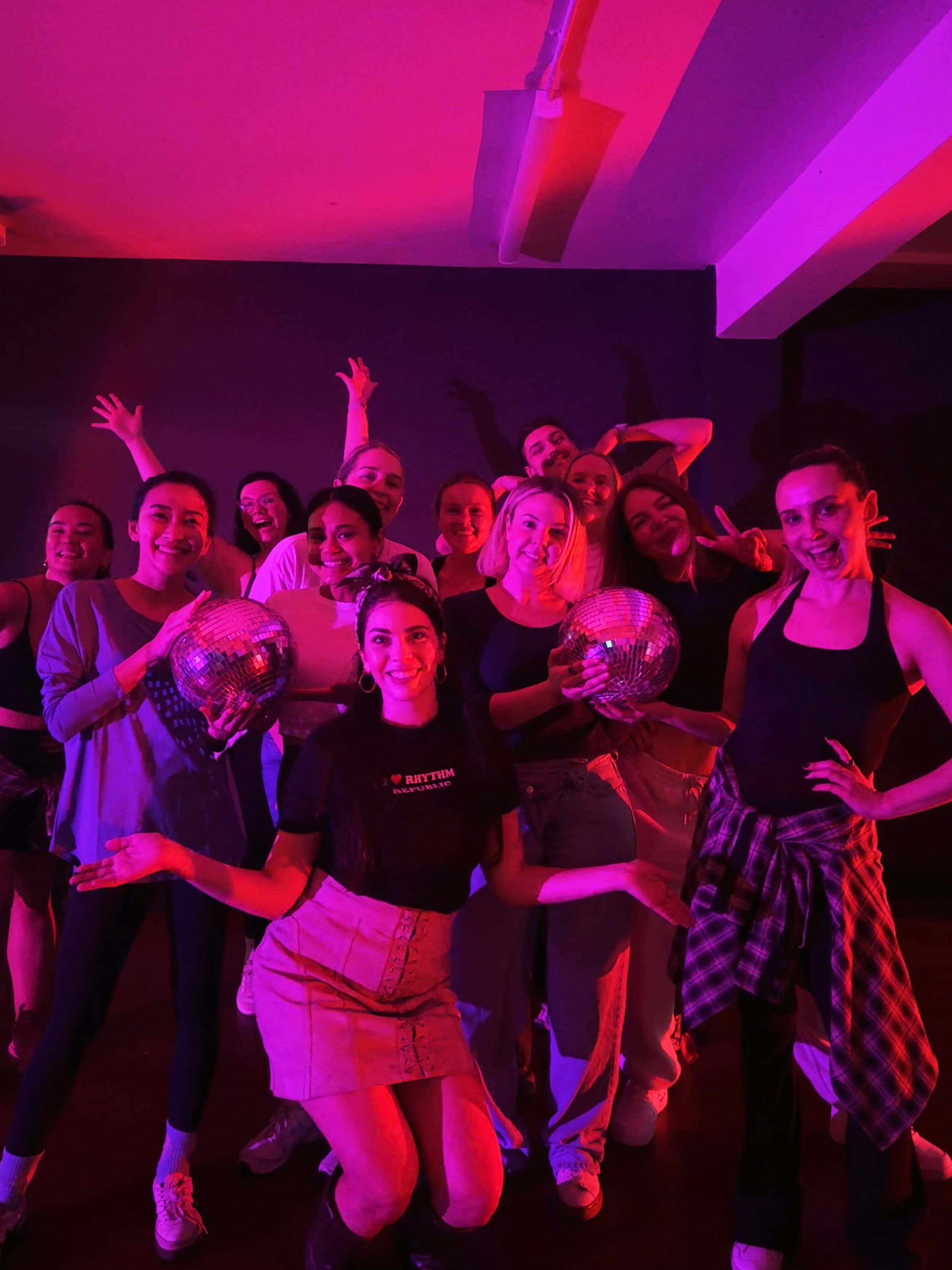 Last nights energy was UNREAL 🕺💃 you all really gave it 1000% I&rsquo;m so proud! Country line dancing but make it dance fitness style. Followed by some post class Mexican food at El Loco. 

Thank you gorgeous @holliewilson0 for the theme inspirati