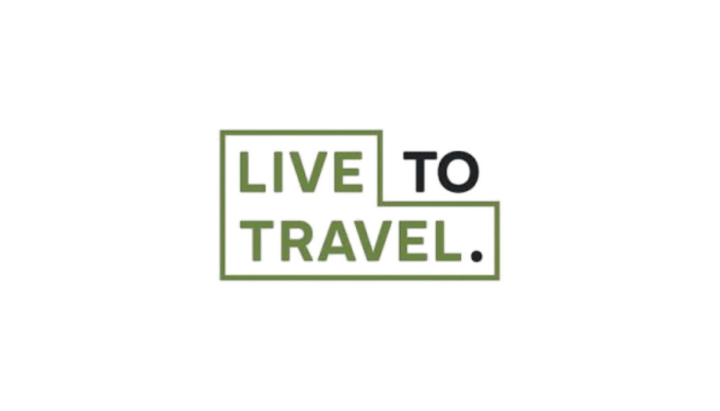 Neon tekst dat zegt 'Live to Travel' op een zwarte achtergrond.