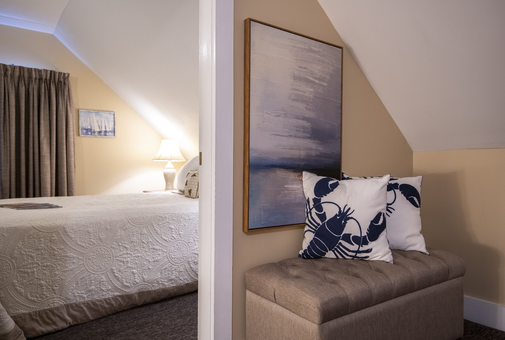 queen suite apartment.jpg