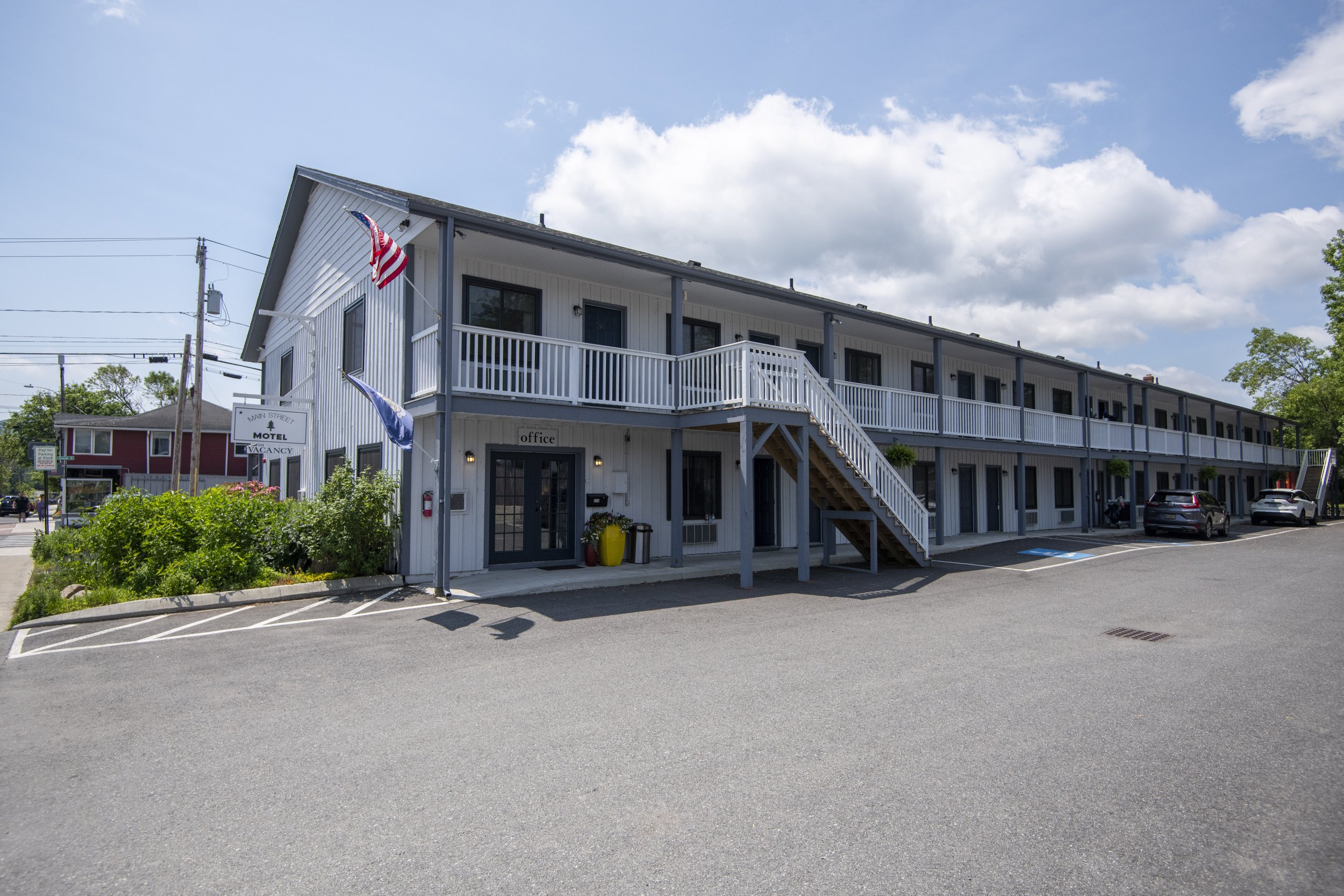 main street motel exterior_1.jpg