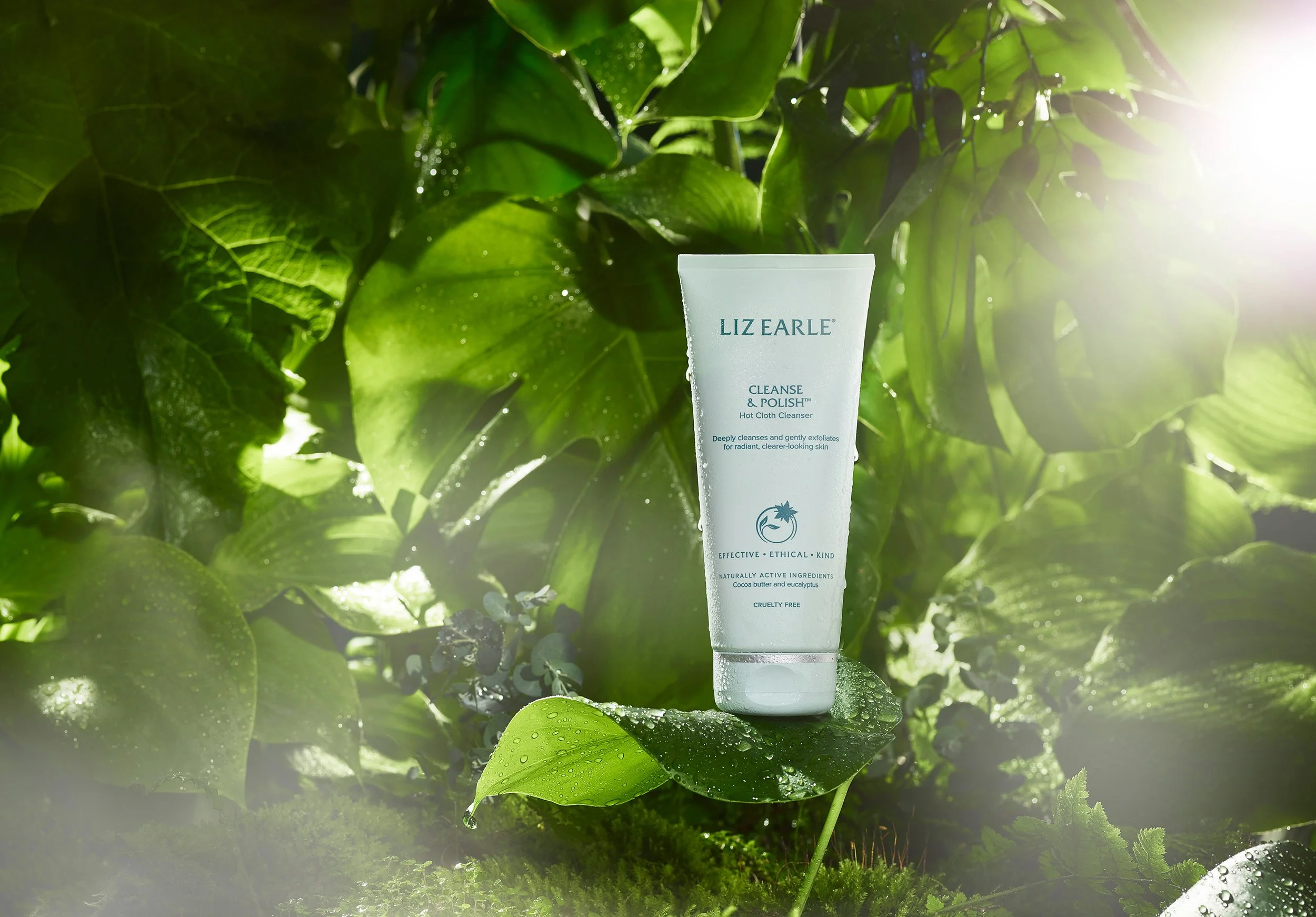 Still Life photograph by photographer Paul Zak of face cream for an advertising campaign for Liz Earle