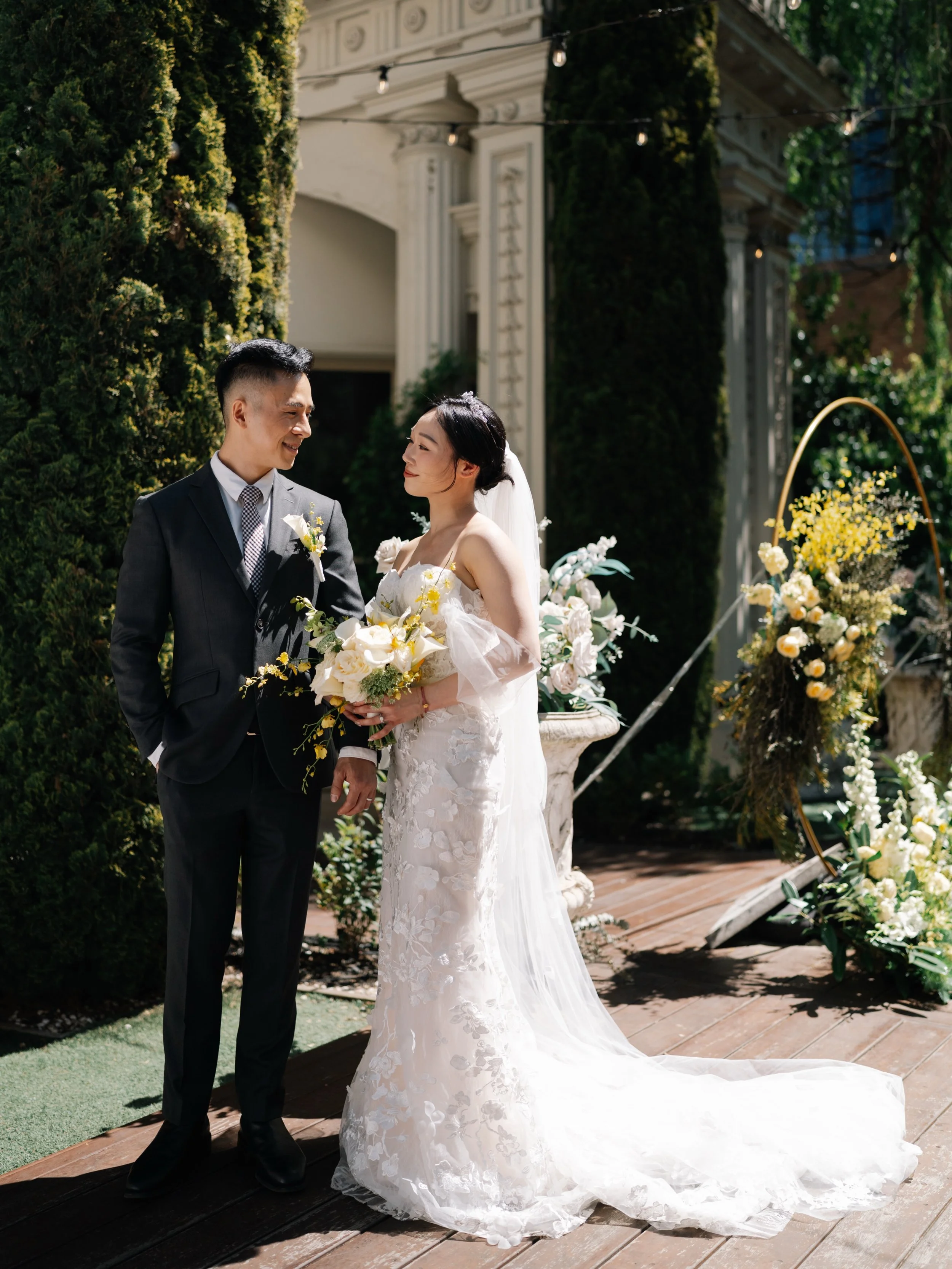 A little sunshine, gathered in her hands. Bridal bouquet and buttonhole designed for L&amp;M ✨

Ivory roses, sculptural calla lilies and delicate yellow orchids &mdash; an organic bouquet with just the right touch of unexpected.

Soft, wild and quiet