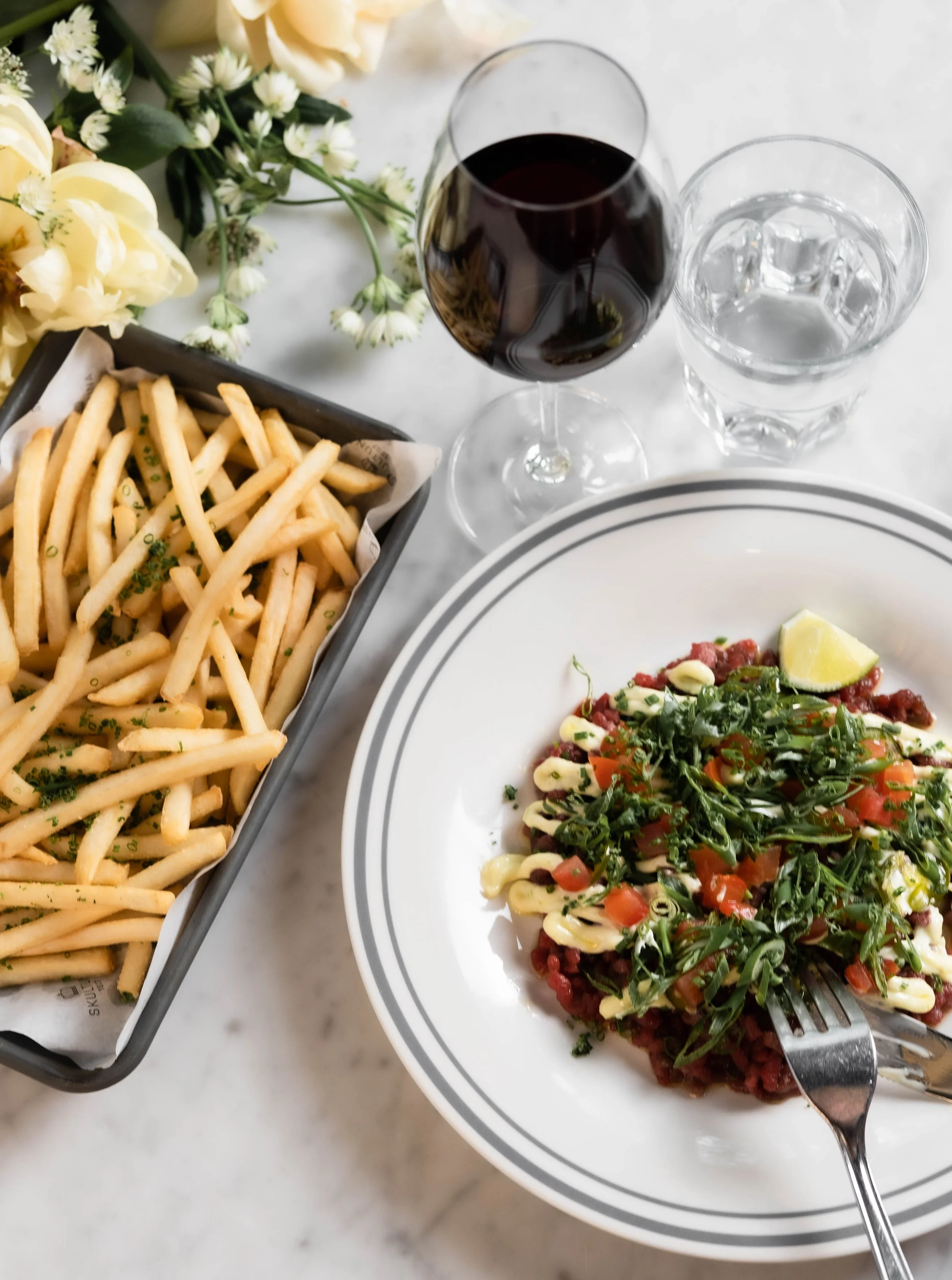 Sommarrätt serverad på Bistro Bruket, Skultuna Bruk