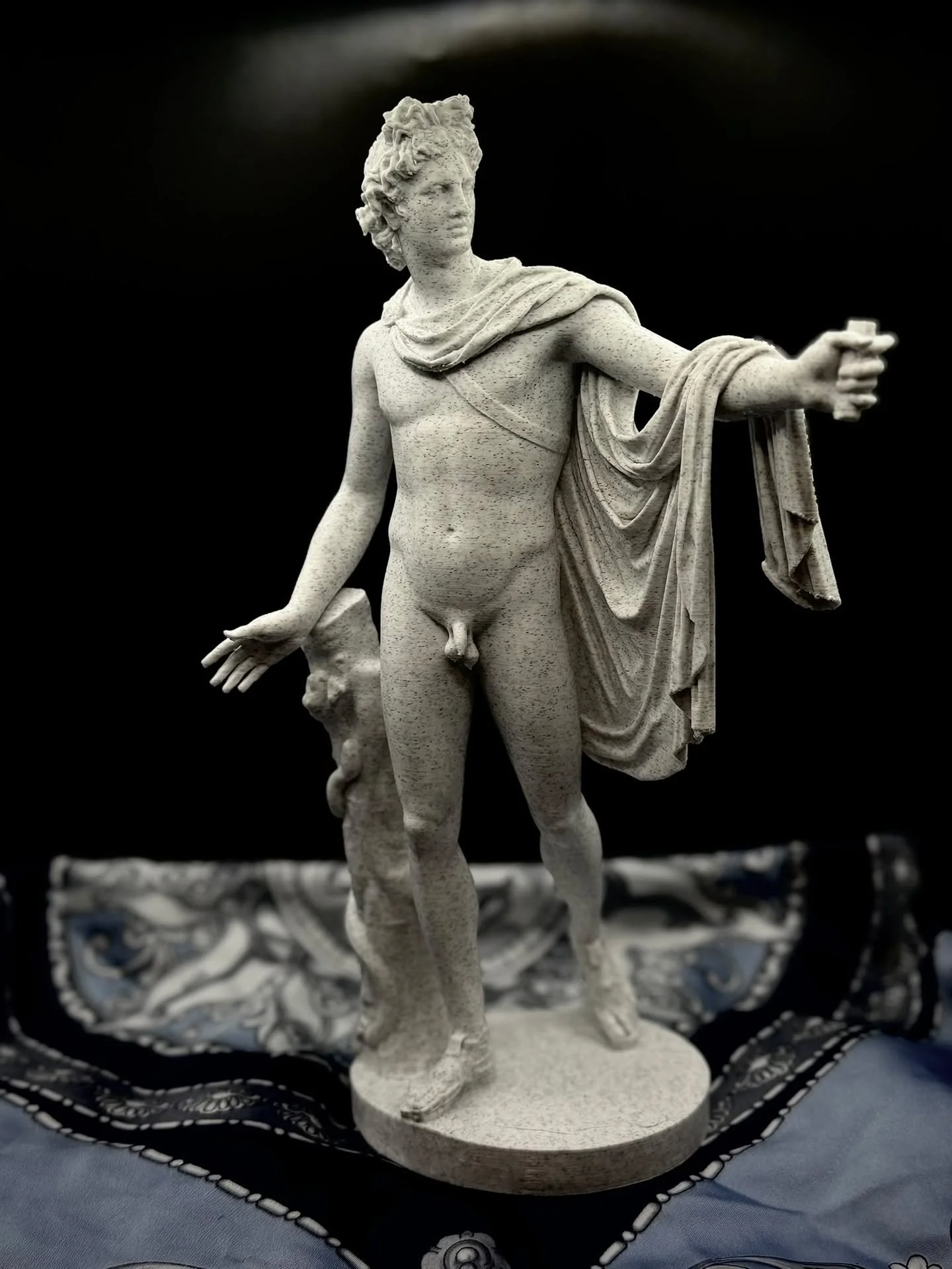 Apollo (Apollo)
God of light.

Often associated with the sun, Apollo carries heat as much as light; the kind that changes the mood of a space.

After months of grey, the return of the sun feels structural. Surfaces change. Nature wakes. Energy return