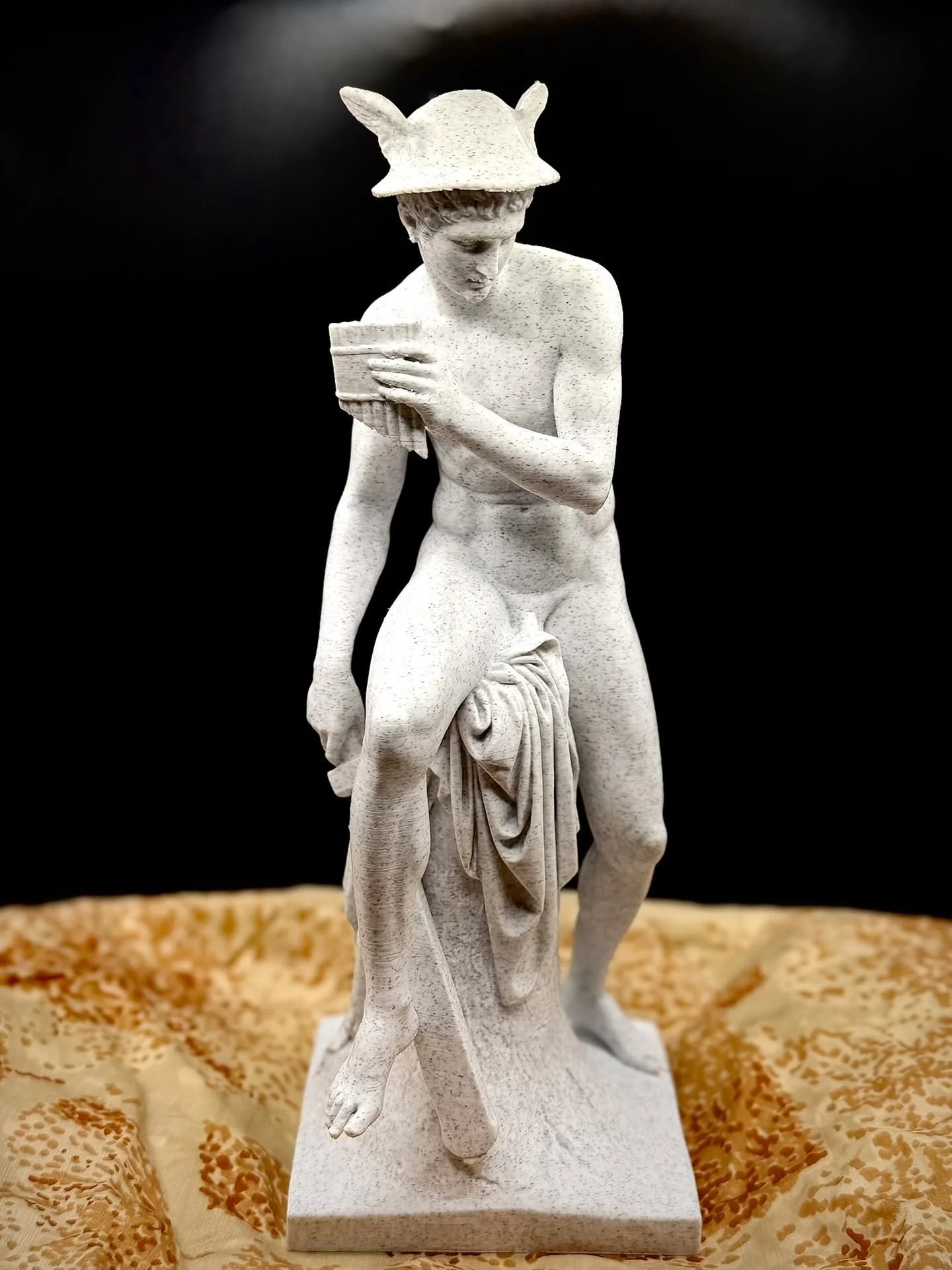Hermes (Mercury)
Messenger of the gods.
Patron of travellers, merchants, thieves, and boundaries.
A figure associated with speed, wit, and transitions.
Often depicted at moments of pause between journeys.

#classicalsculpture 
#greekmythology
#contem