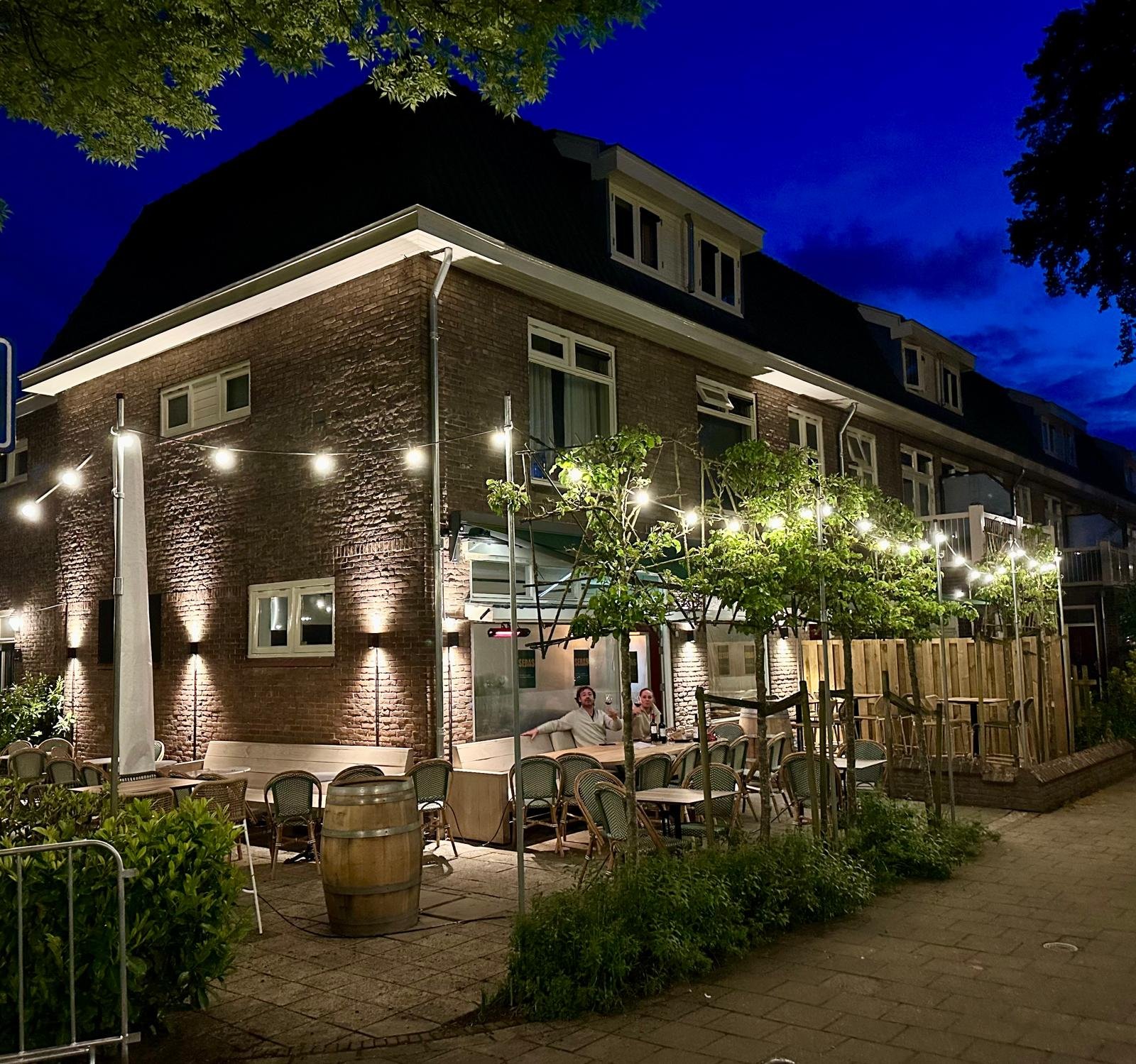 Sebas Nijmegen at night.jpg
