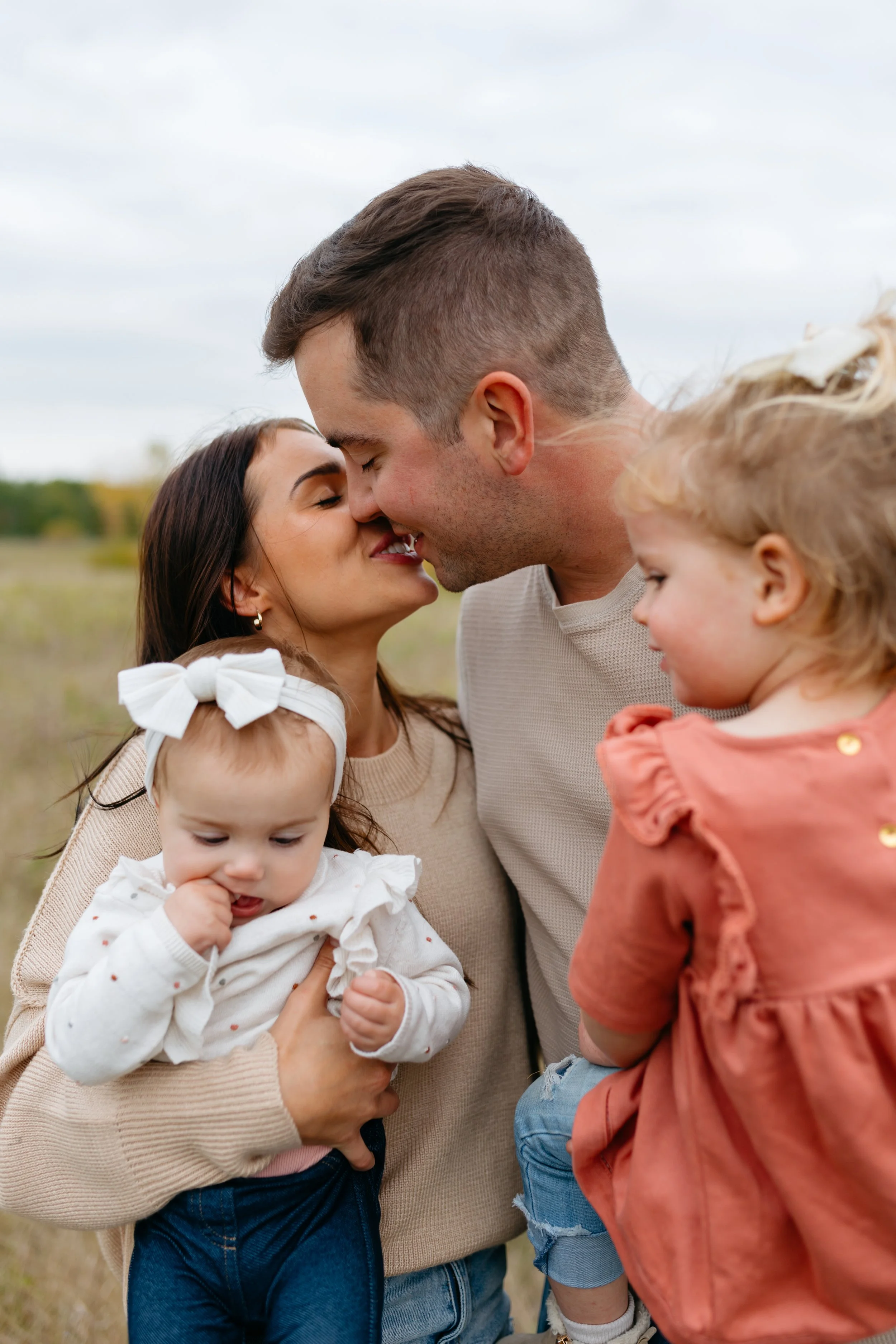 Picking Outfits That Elevate Your Photos - Family Edition