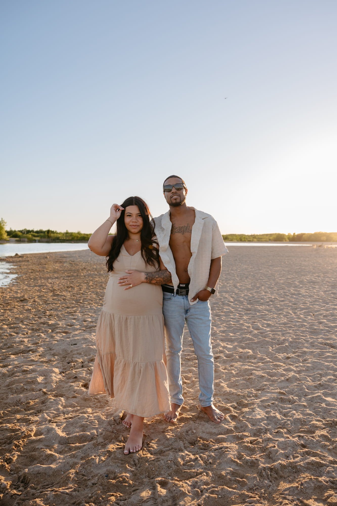Winnipeg-Maternity-Photographer-Birds-Hill-Beach-Couple-Maternity-Session-Golden-Hour