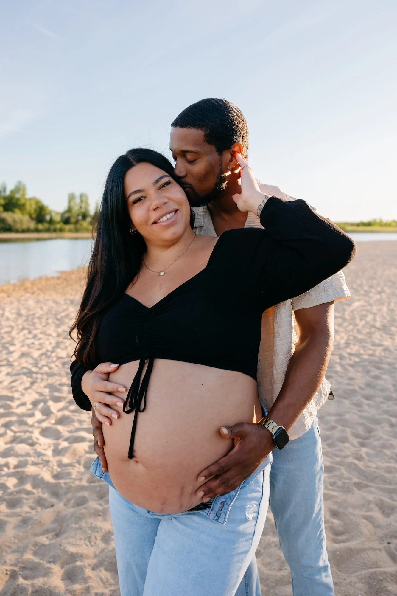 Winnipeg-Maternity-Photographer-Beach-Maternity-Portraits-Birds-Hill