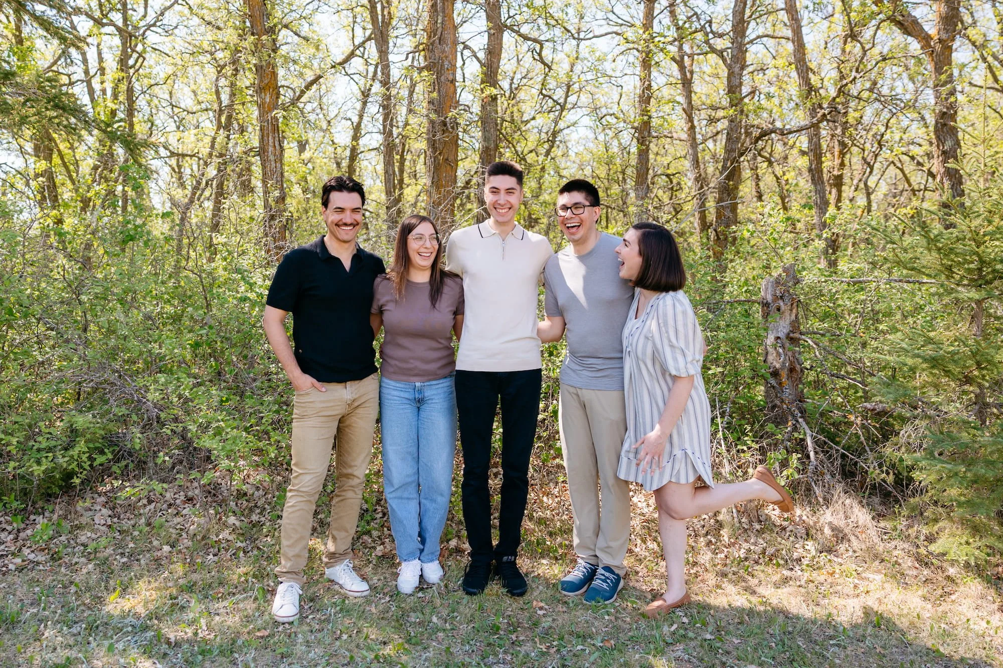 winnipeg-adult-siblings-extended-family-photos