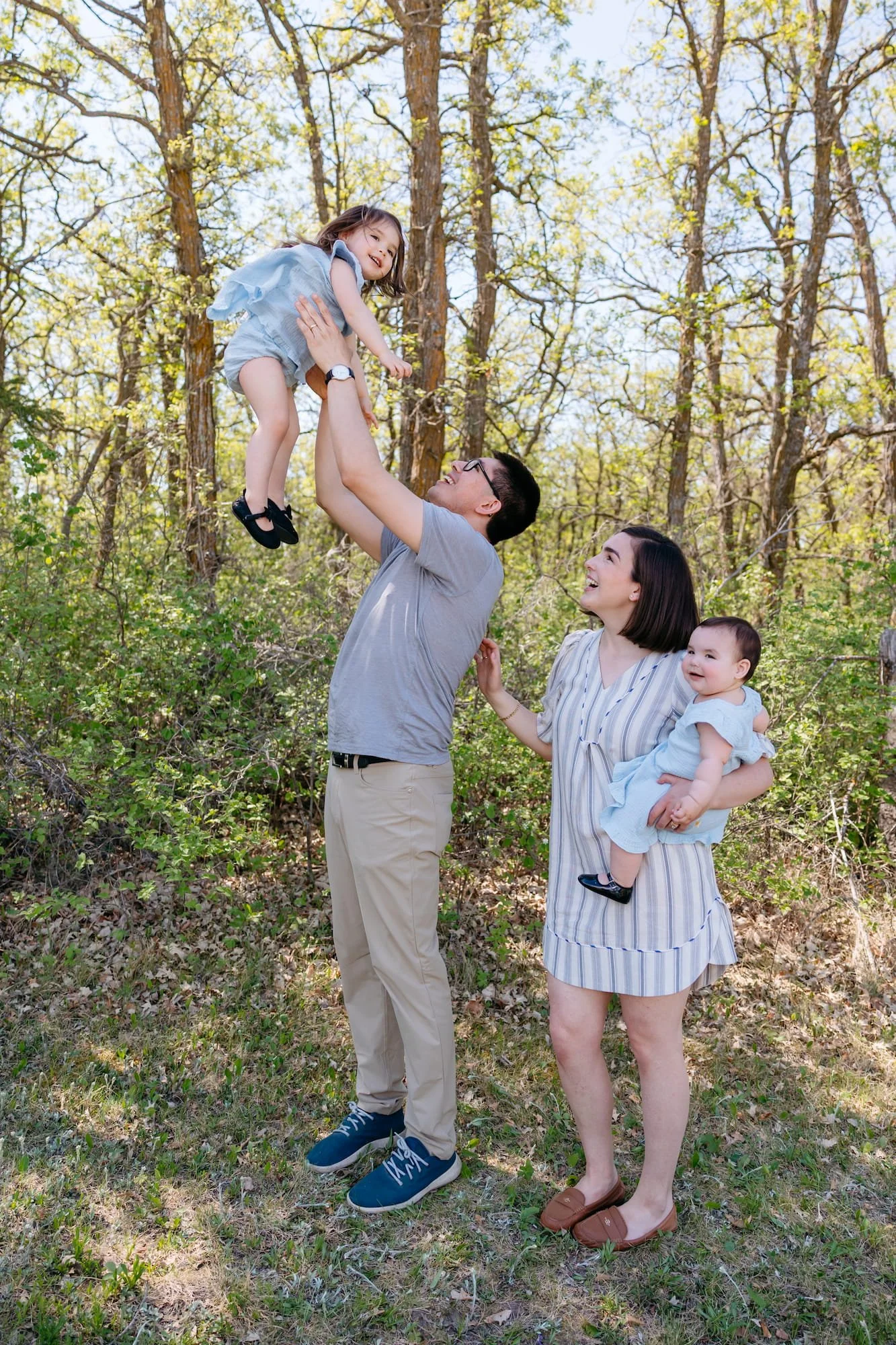 winnipeg-family-photographer-candid-parent-child-moments