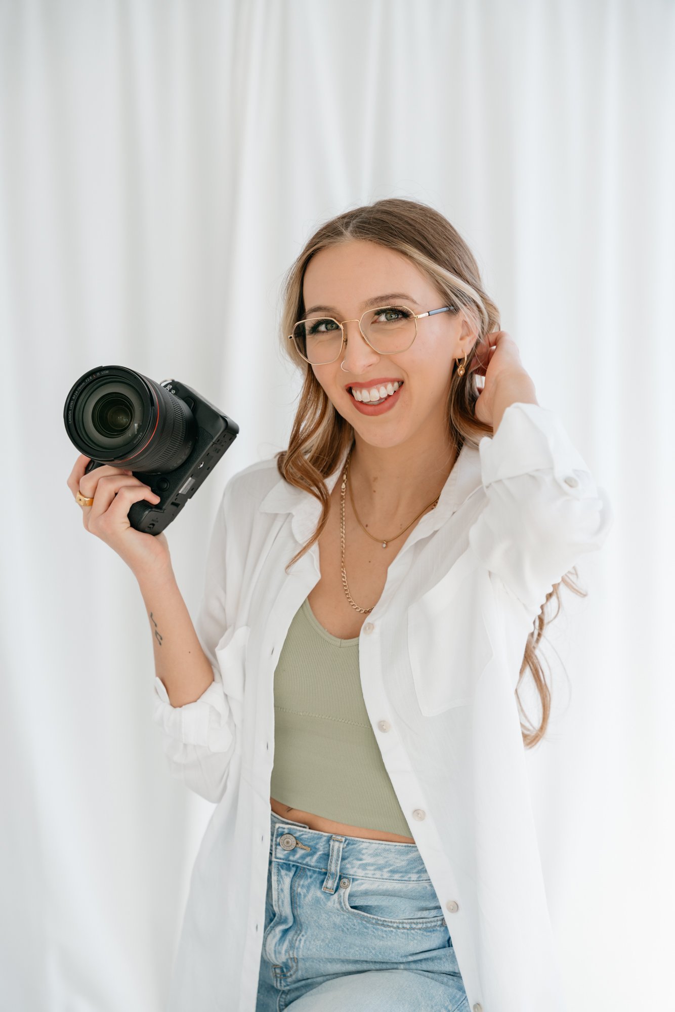 Sari Riseby, a Winnipeg family and newborn photographer,