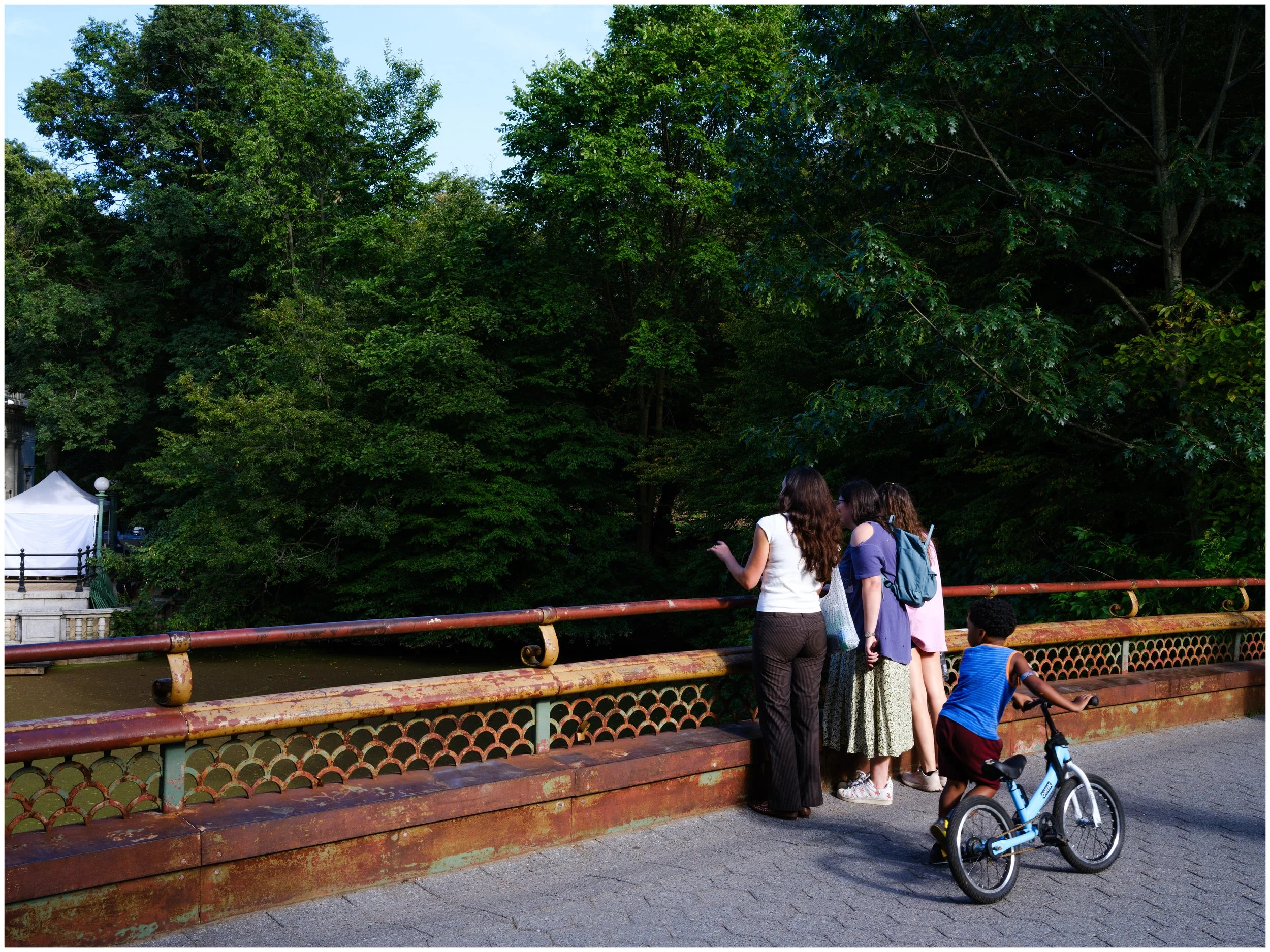 KIDS PLAYING, SUMMER10.jpg
