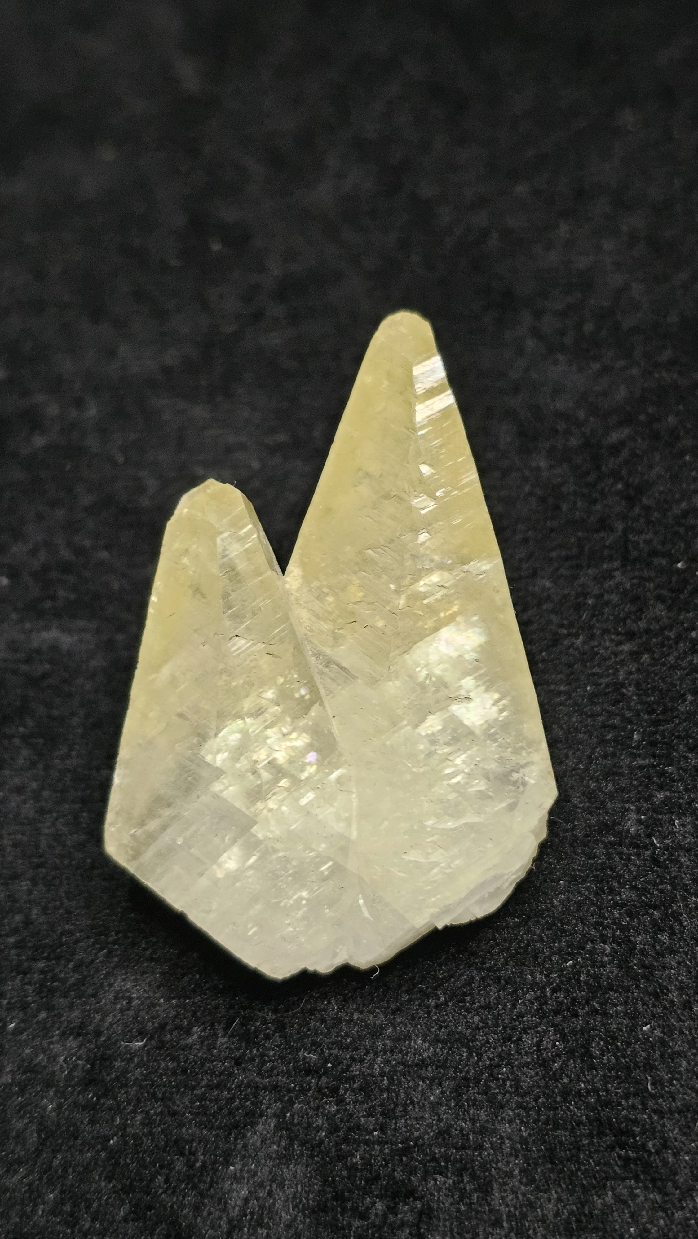 Yellow dogtooth Calcite from Linwood mine