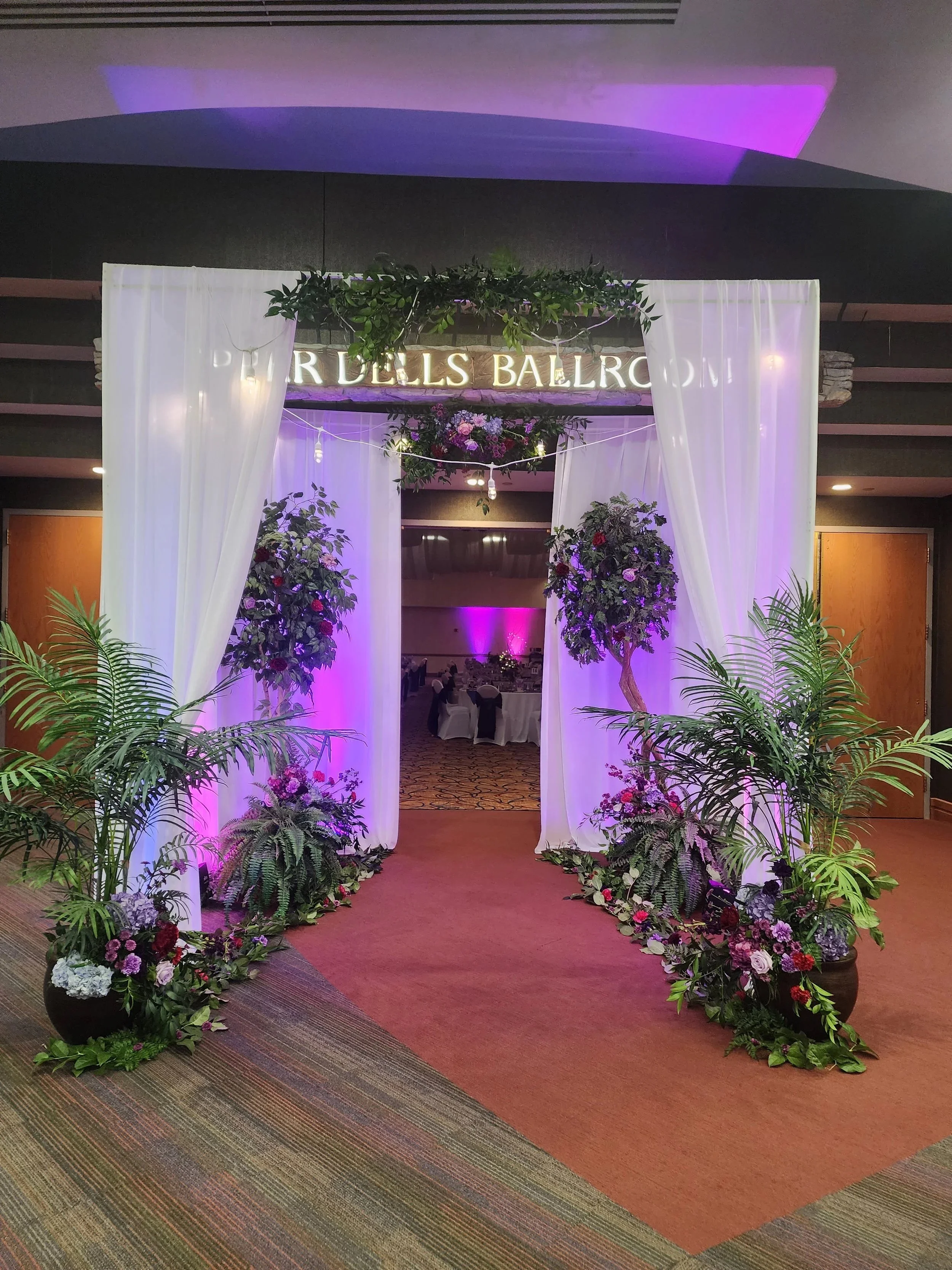 wisconsin-dells-wedding-decor-rental-signature-events-wi-160.jpg