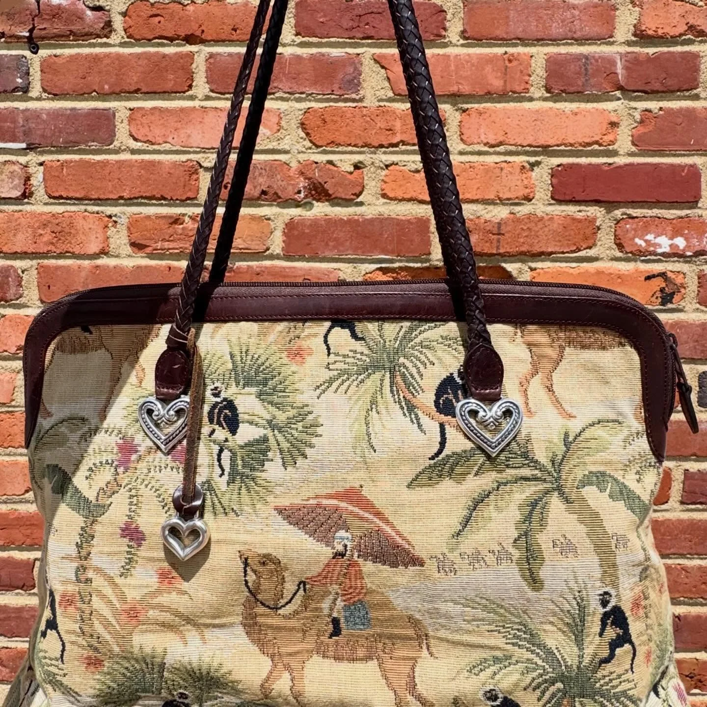 Brighton Tapestry Tote 
$85.99

#shopsmall #brighton #tapestry #consignment #designerconsigner