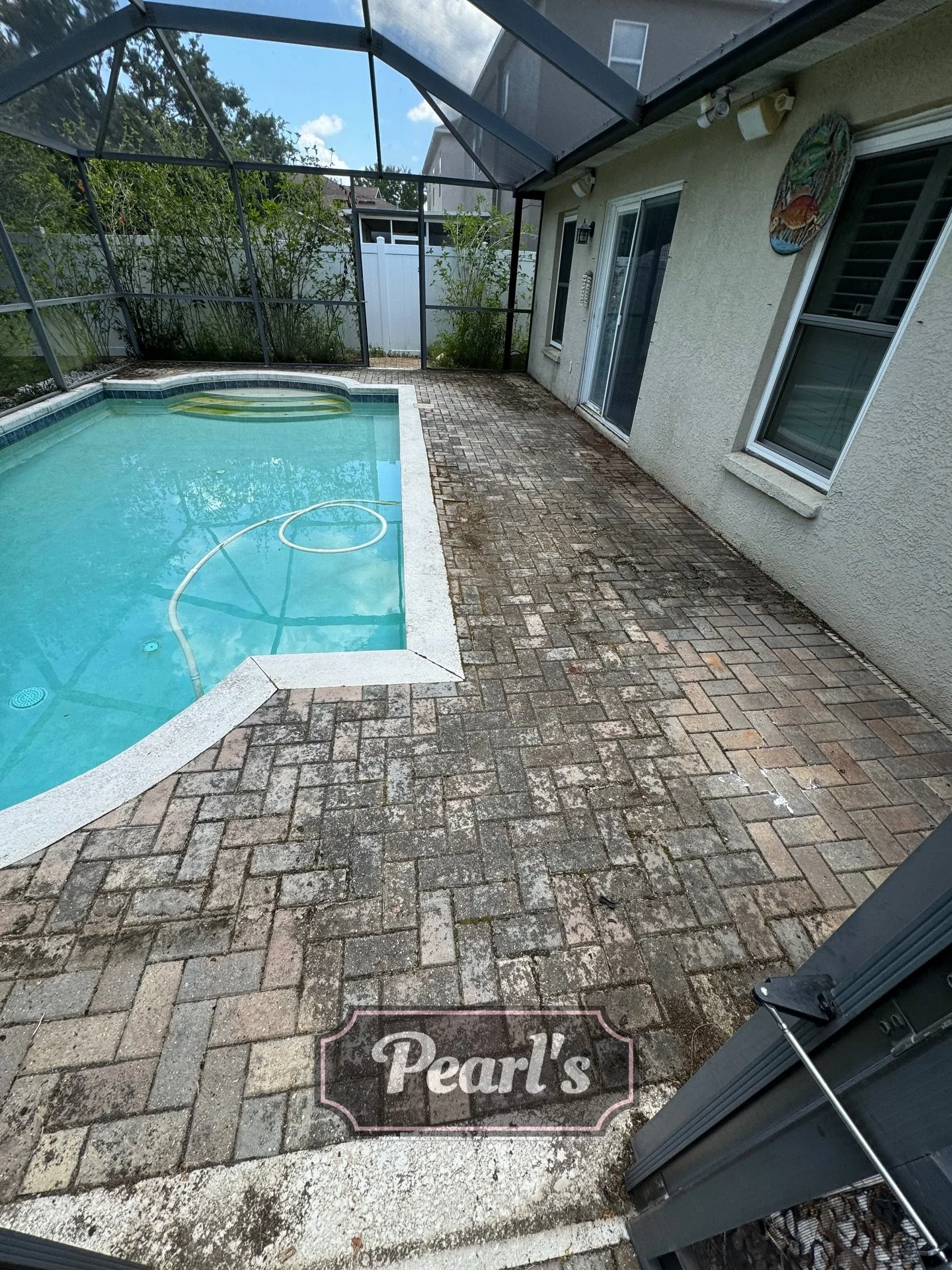 Nothing beats a good before an after✨

Just a pressure wash made all the difference on these pavers.

📍serving SWFL
📲CALL/TEXT (239) 292-3037

#cleaning #cleanpatio #outdoorliving #poolside #pressurewashflorida