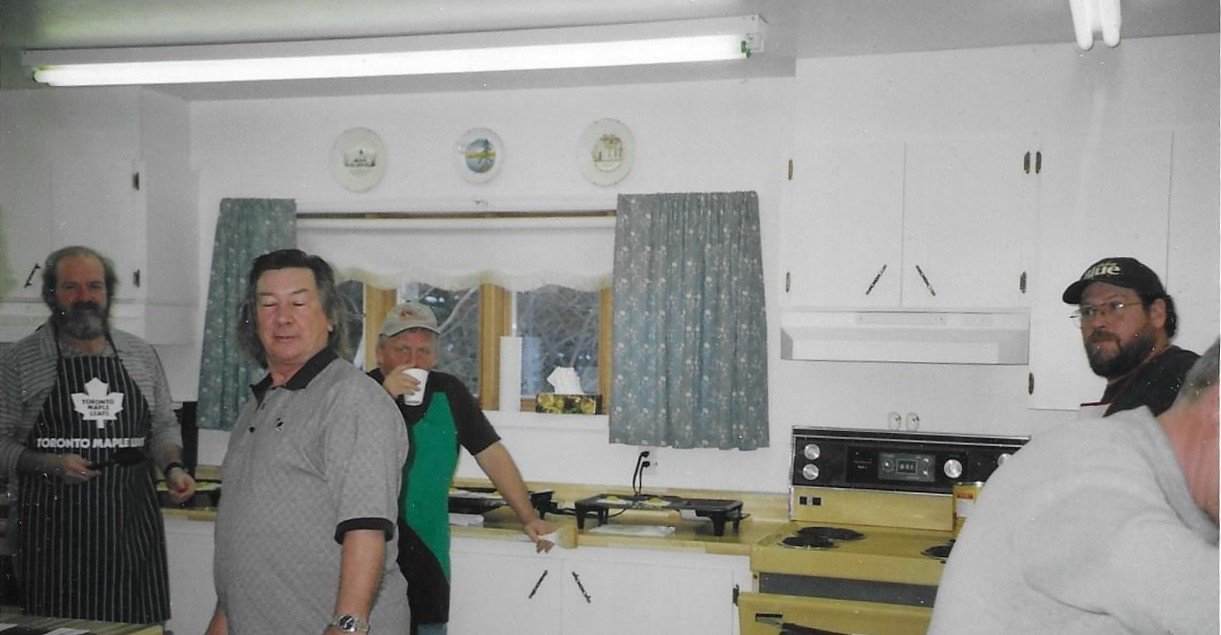 Rememberance Day 2004 - 10 Banquet Prep.jpg